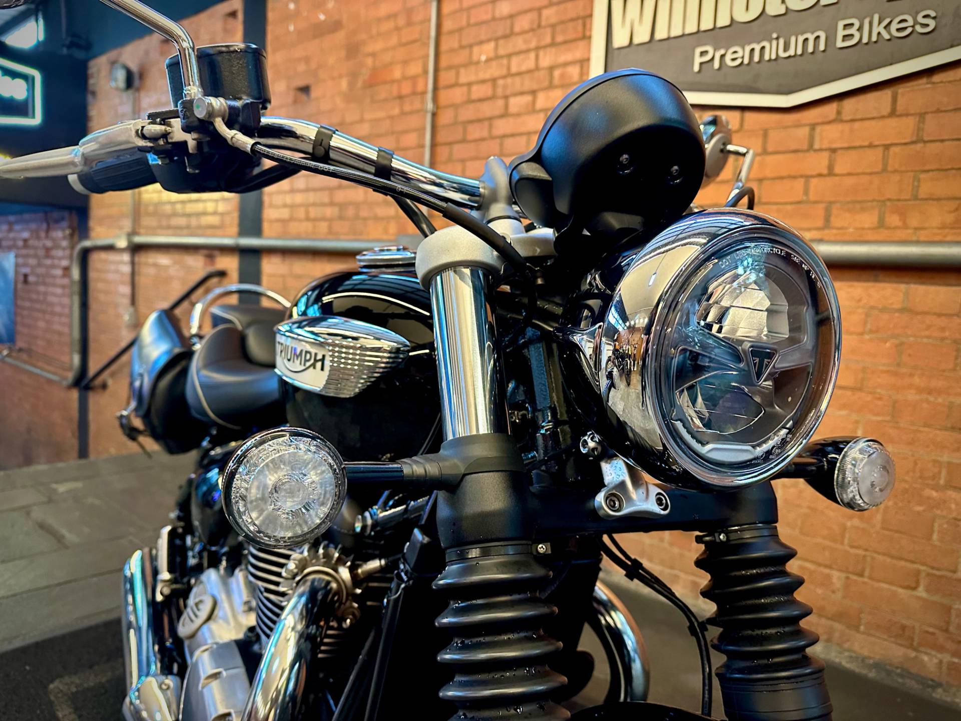 TRIUMPH BONNEVILLE T120 1200