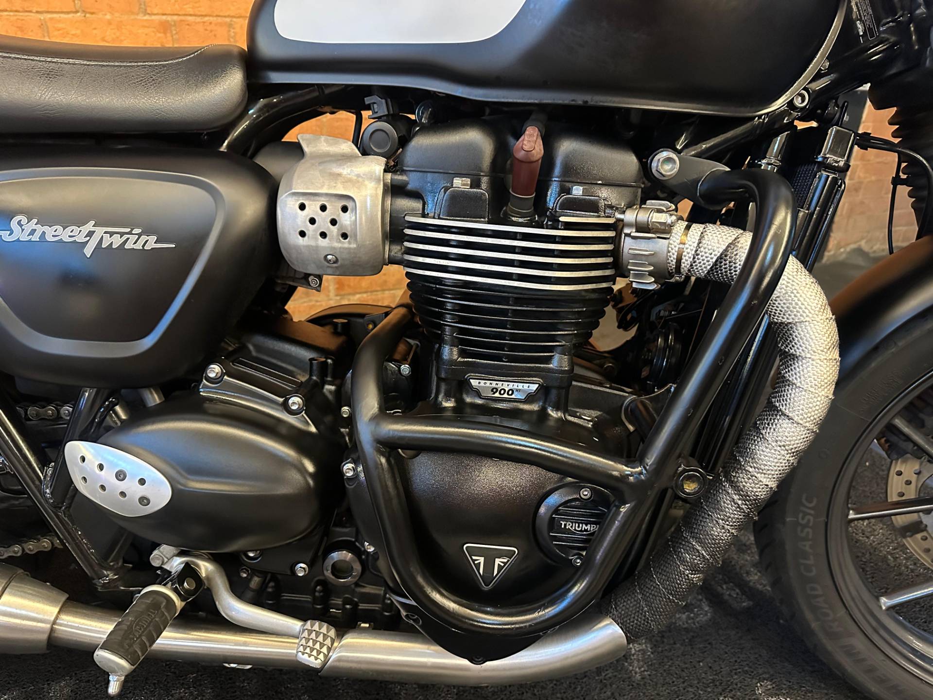 TRIUMPH STREET TWIN