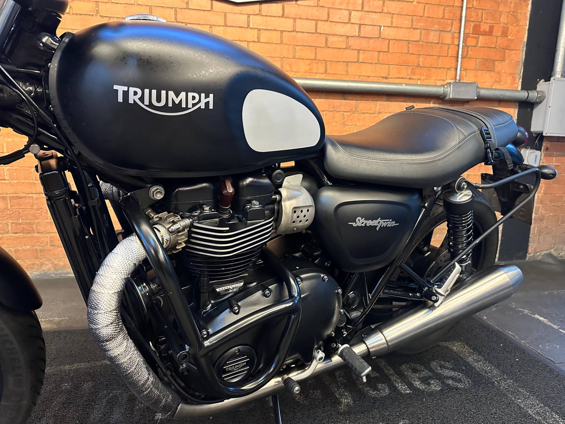 TRIUMPH STREET TWIN