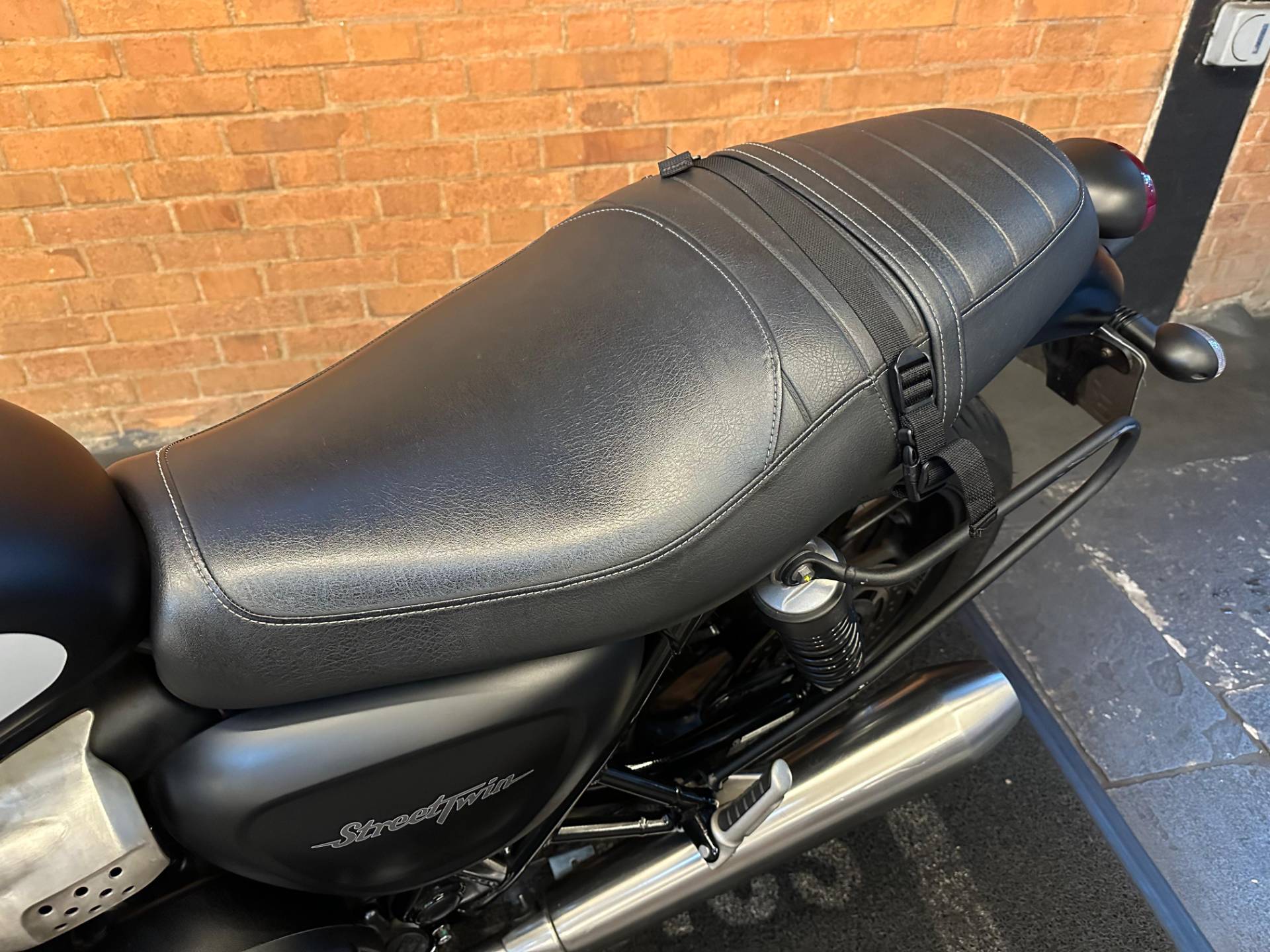 TRIUMPH STREET TWIN