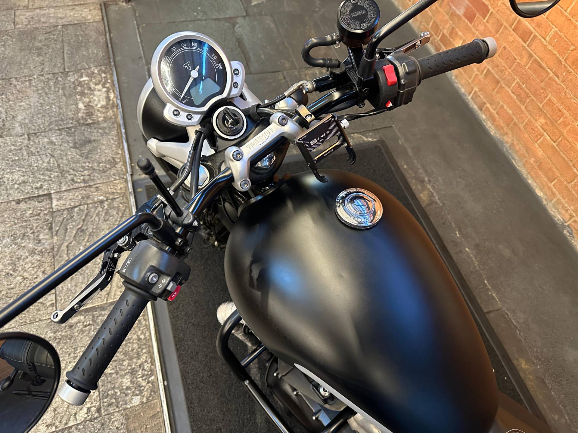 TRIUMPH STREET TWIN