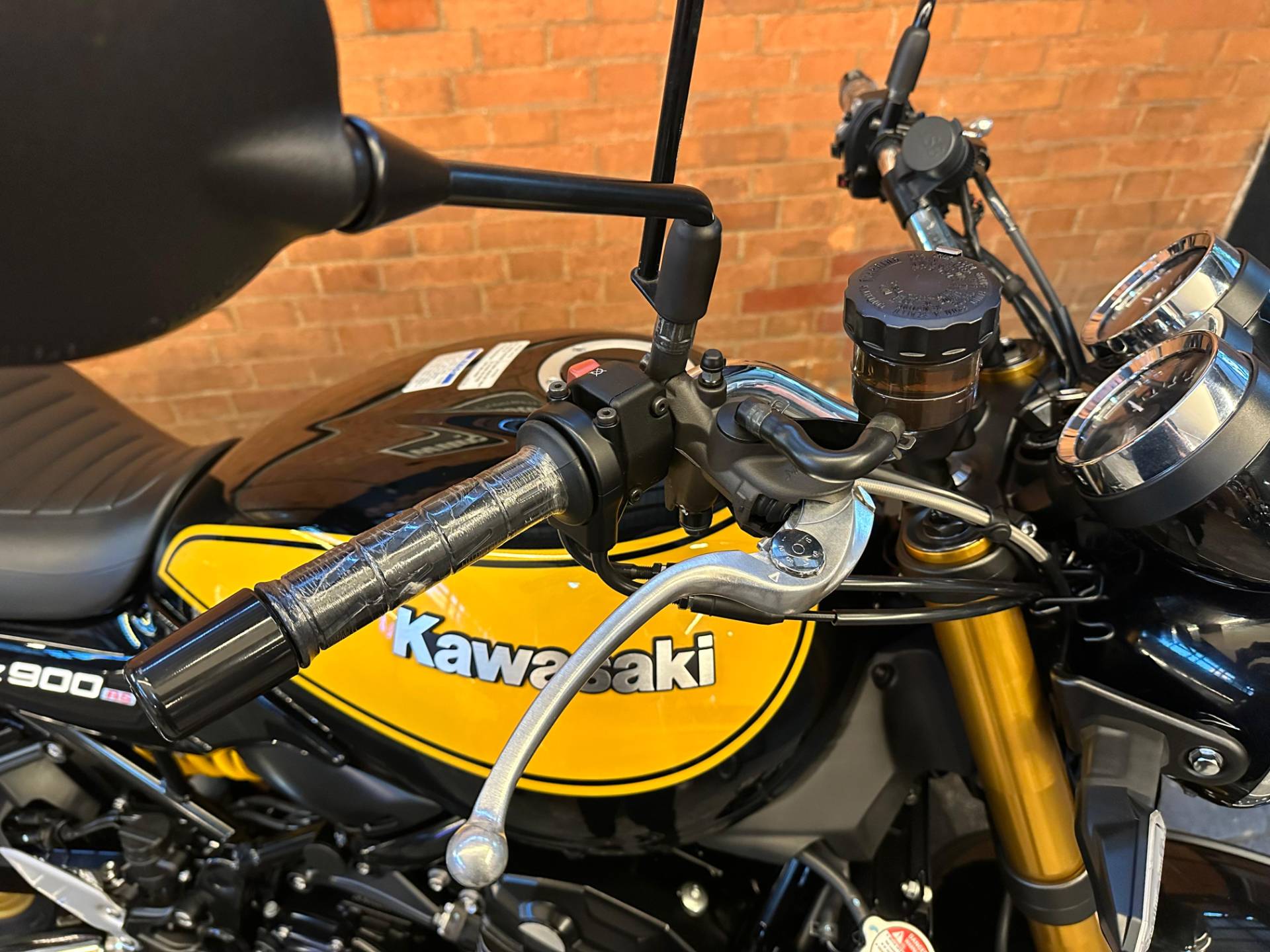 KAWASAKI Z900RS