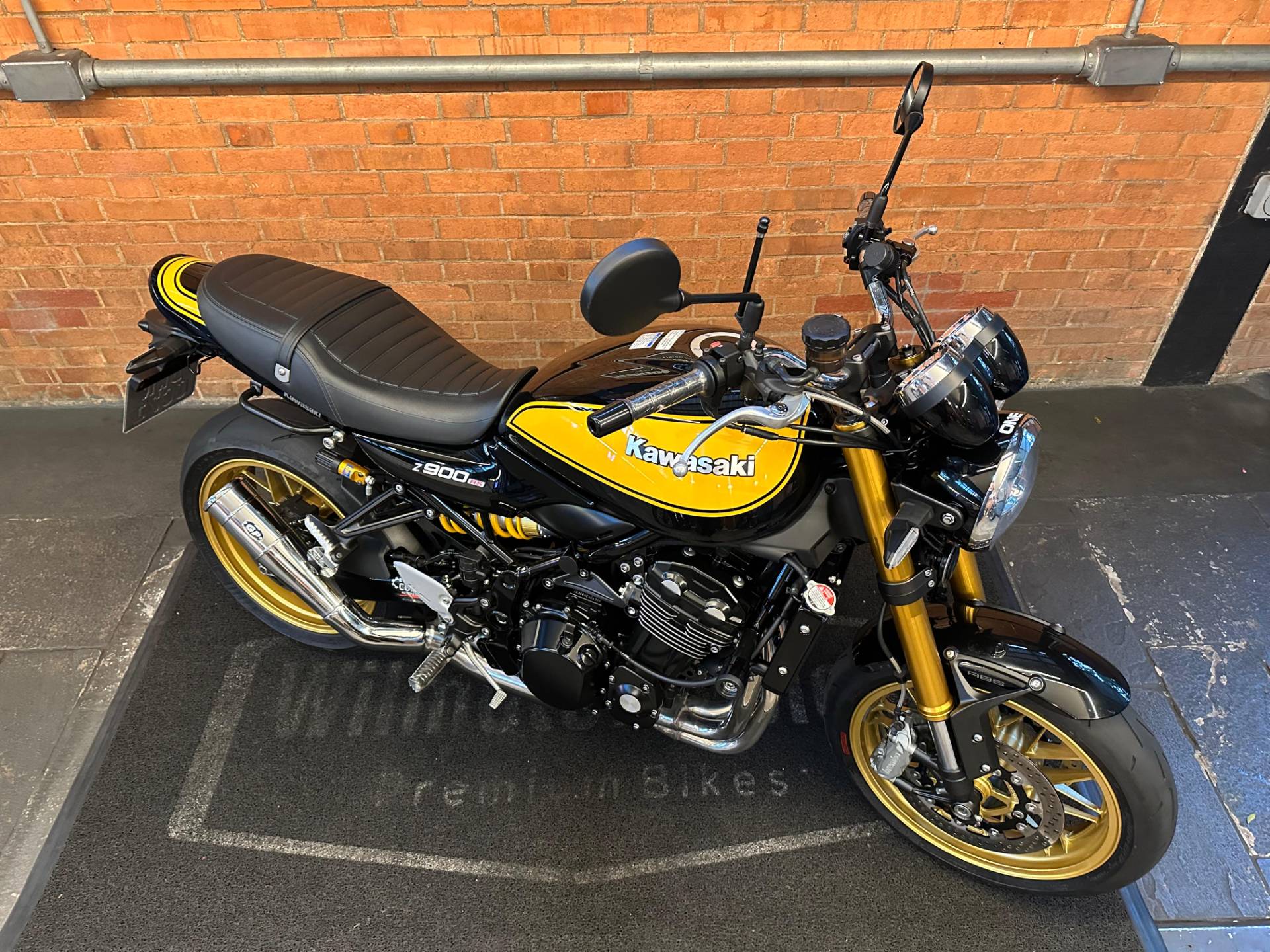 KAWASAKI Z900RS
