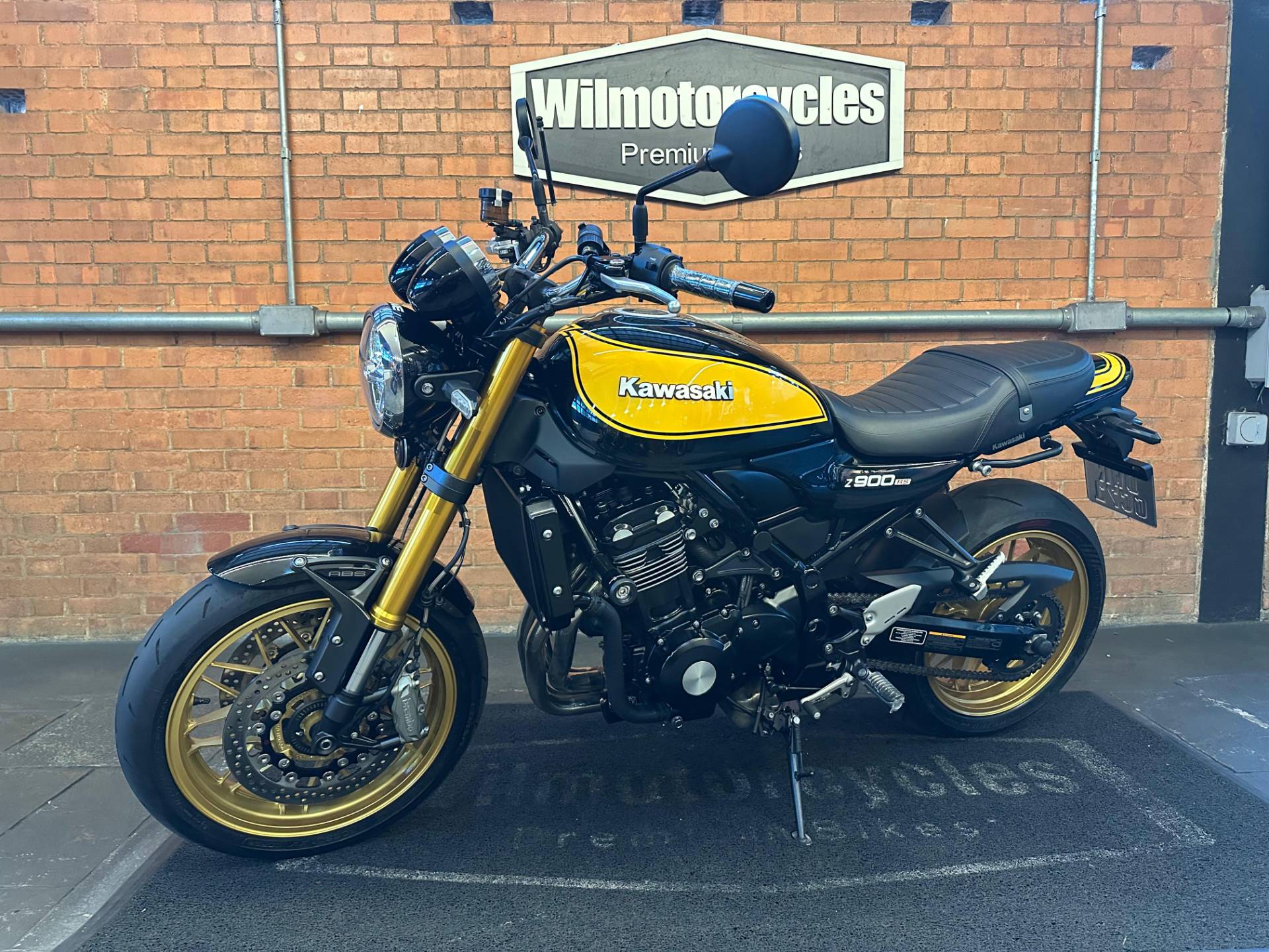 KAWASAKI Z900RS