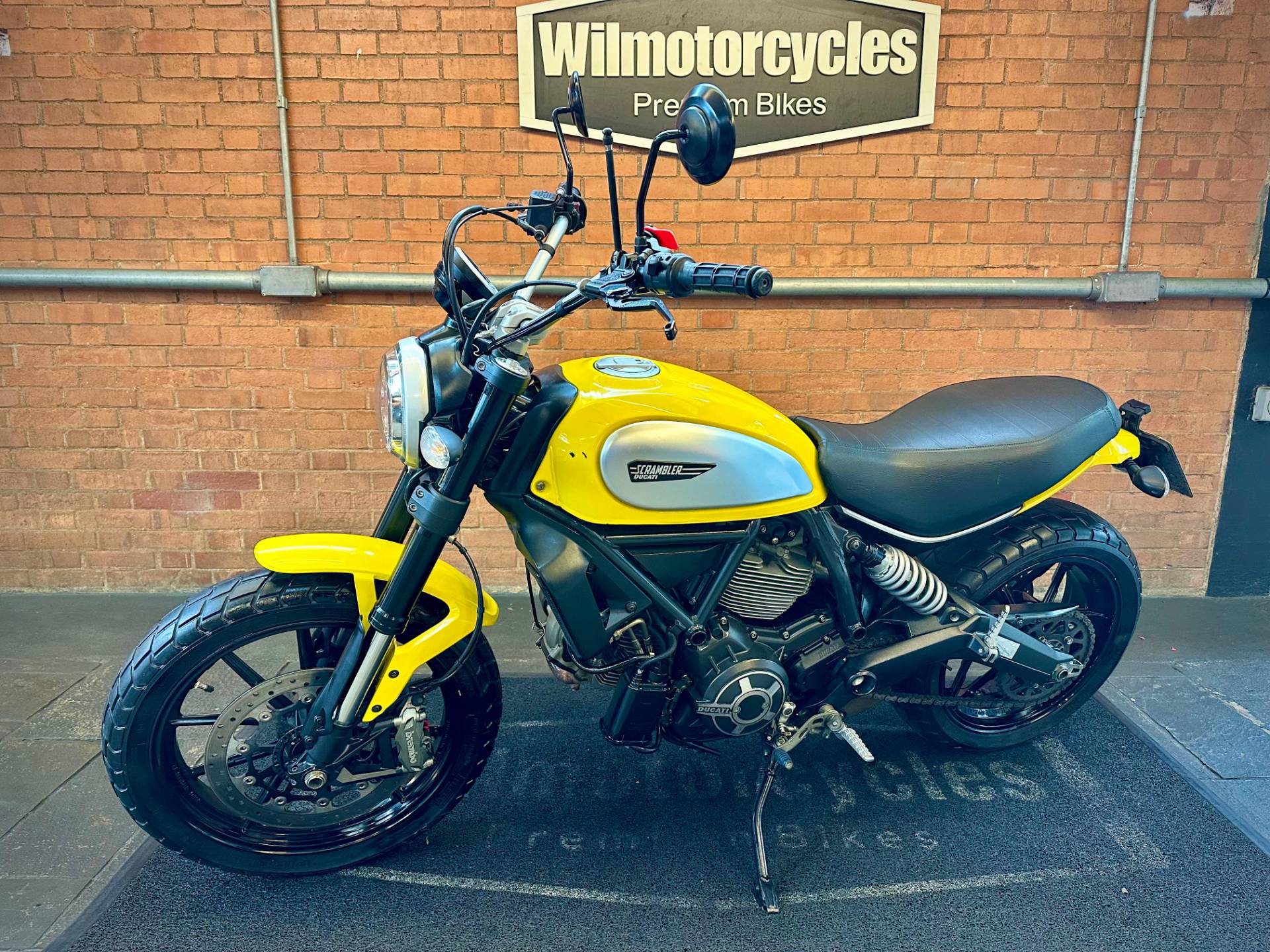 DUCATI SCRAMBLER ICON