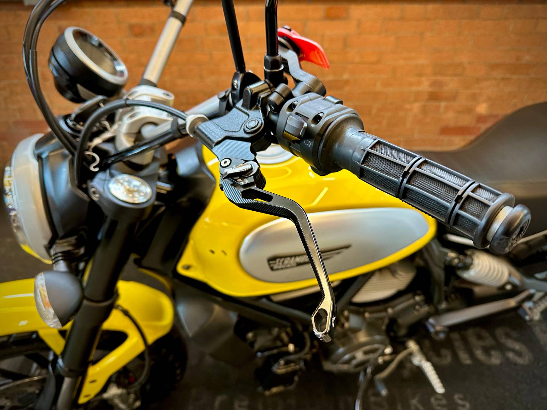 DUCATI SCRAMBLER ICON