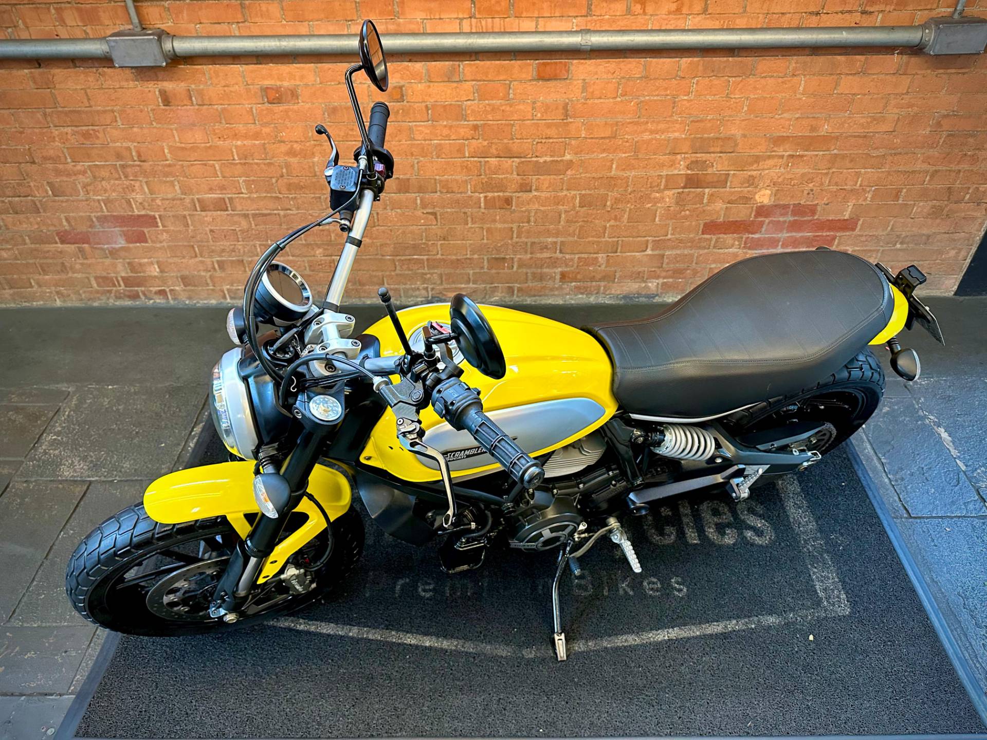 DUCATI SCRAMBLER ICON