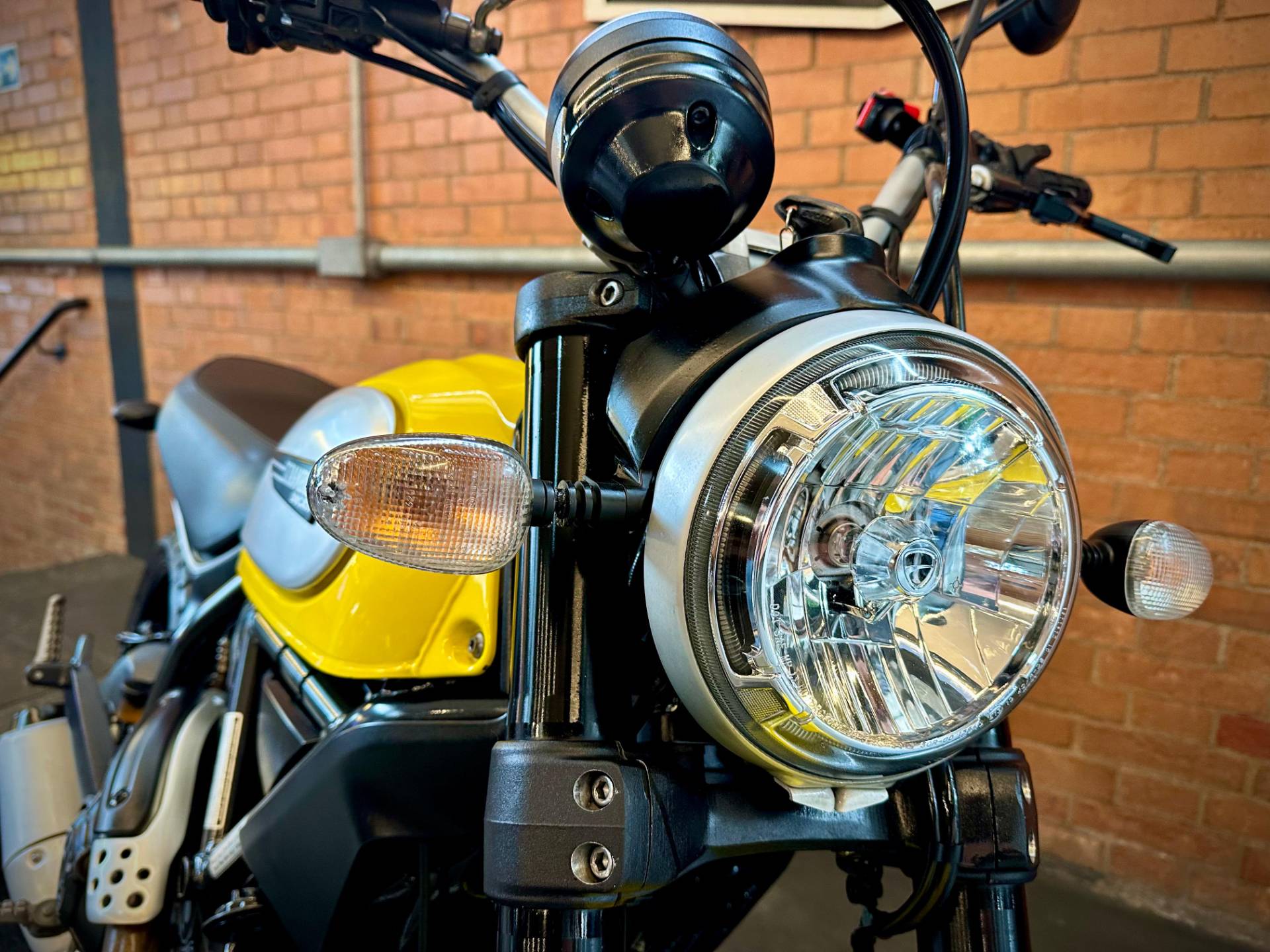 DUCATI SCRAMBLER ICON