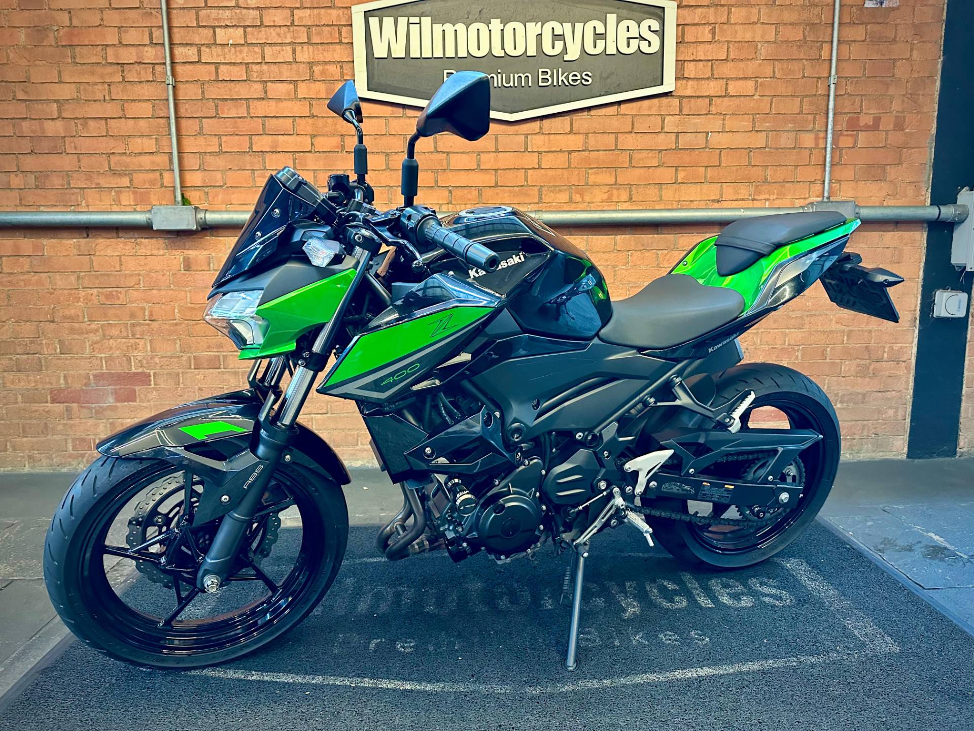 KAWASAKI Z400