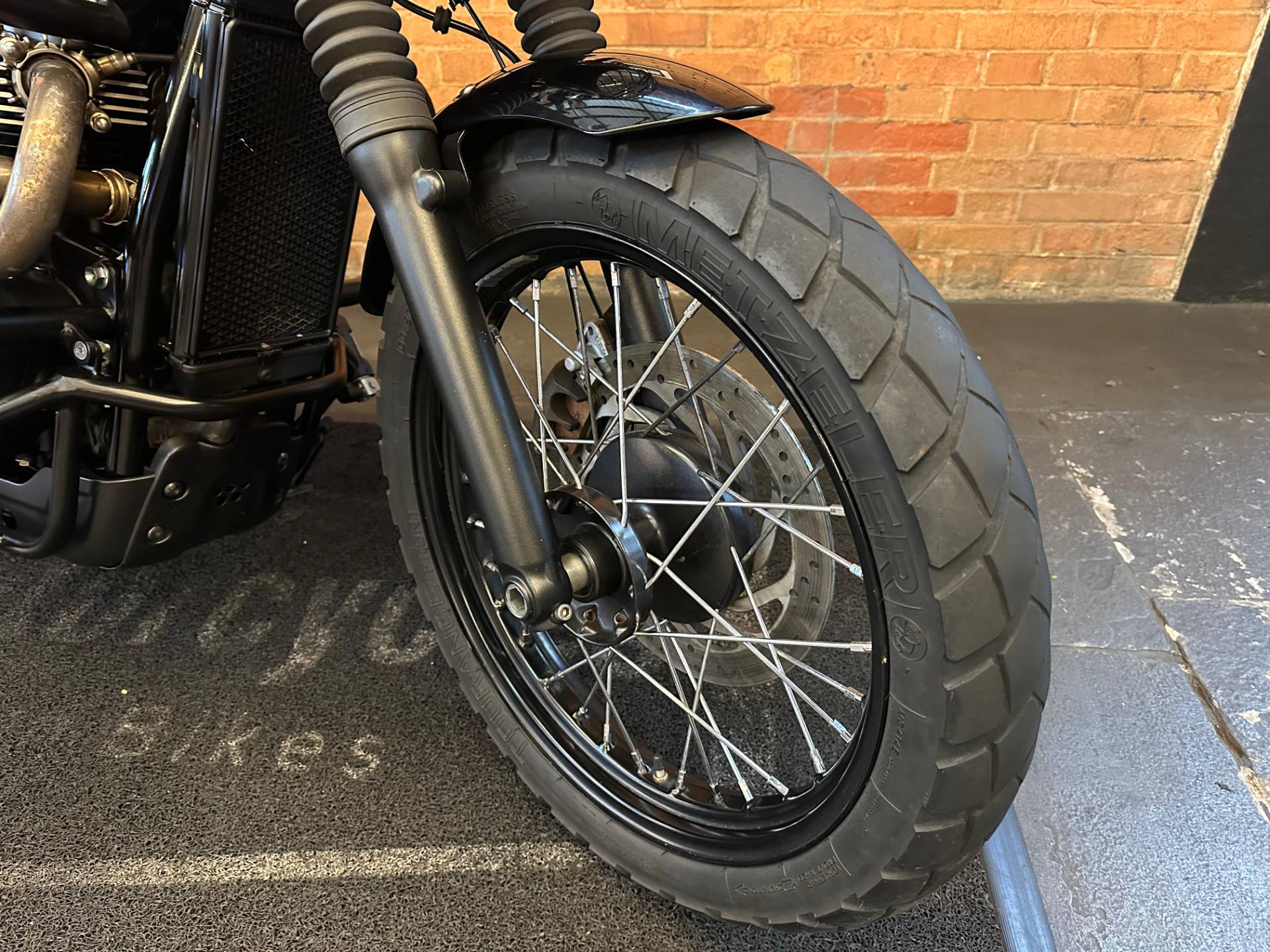 TRIUMPH STREET SCRAMBLER