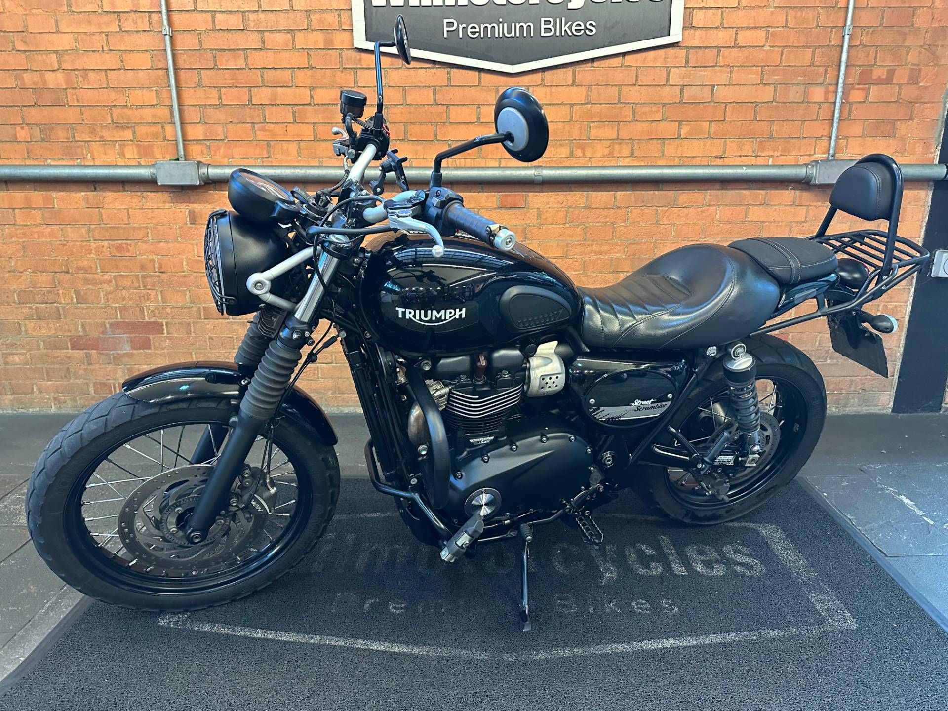 TRIUMPH STREET SCRAMBLER