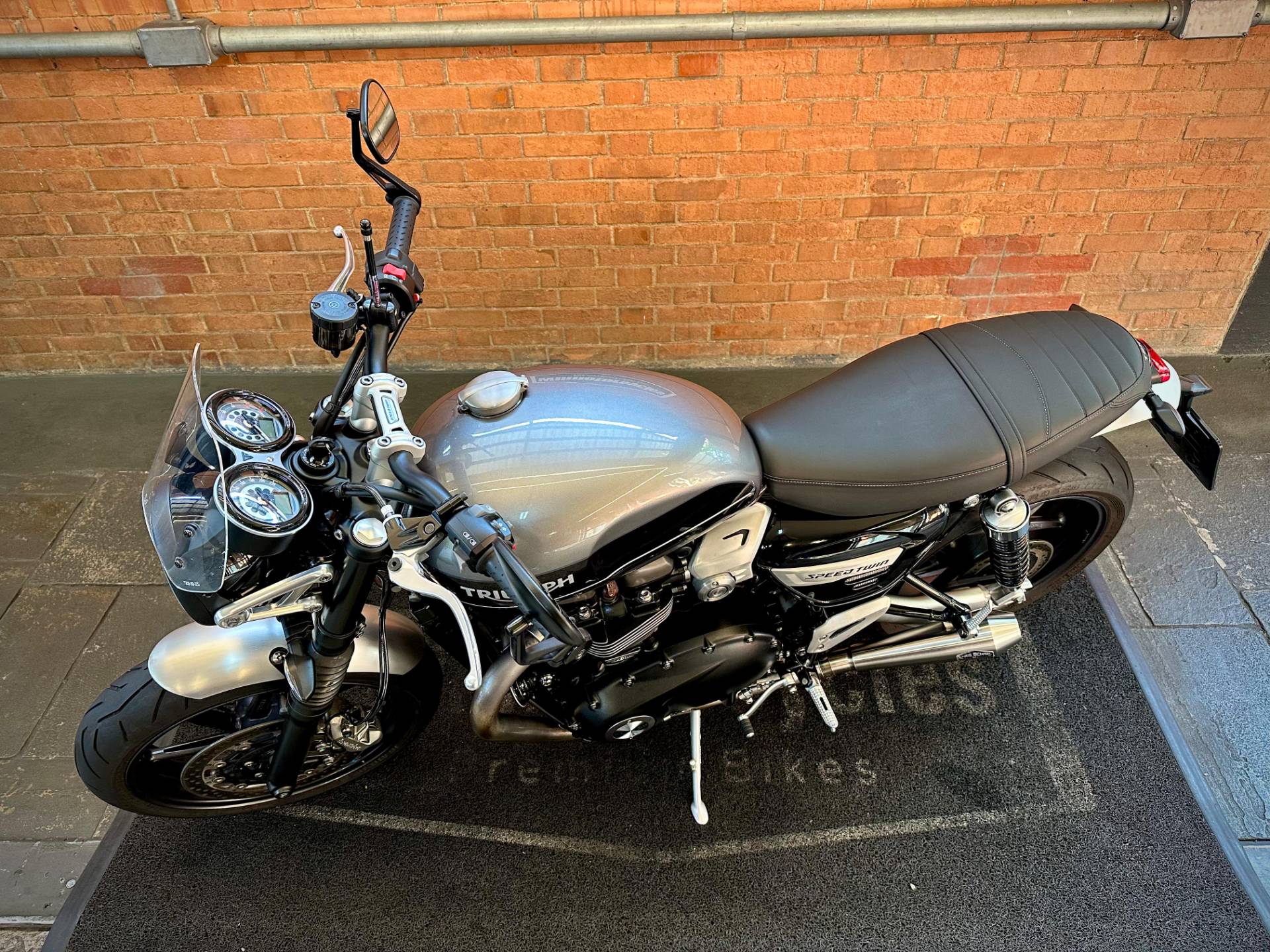 TRIUMPH SPEED TWIN 