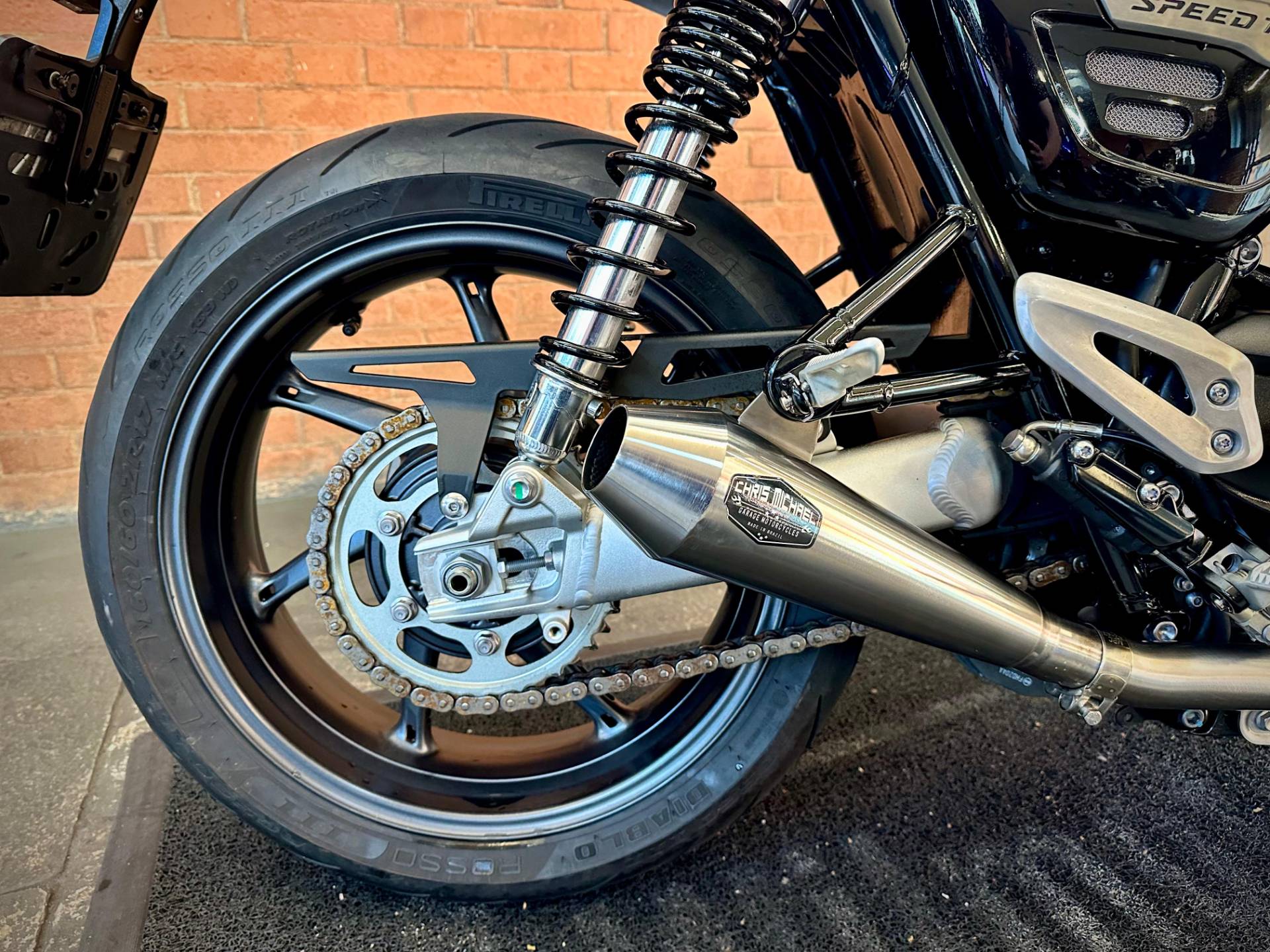 TRIUMPH SPEED TWIN 