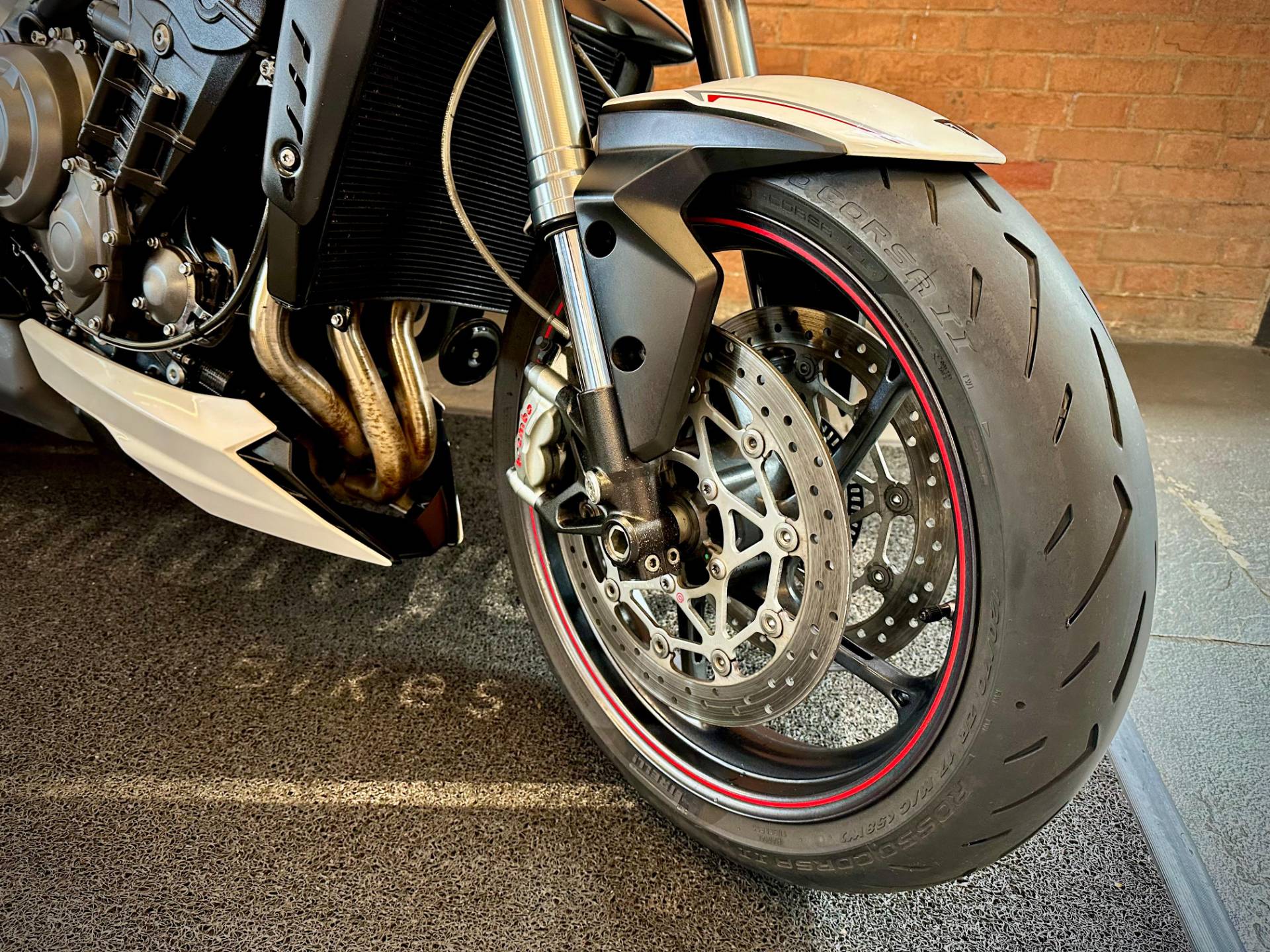 TRIUMPH STREET TRIPLE 765 RS
