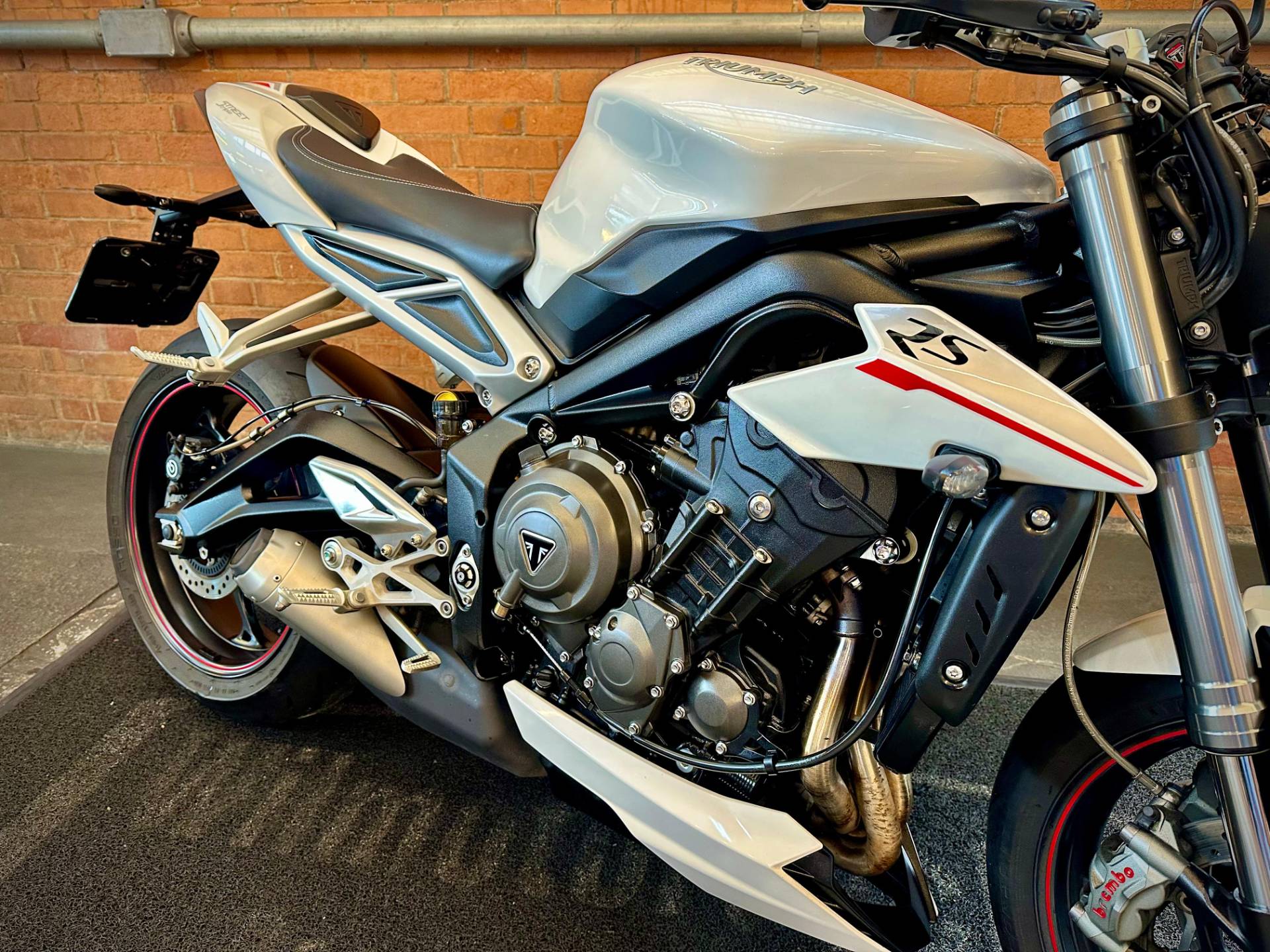 TRIUMPH STREET TRIPLE 765 RS