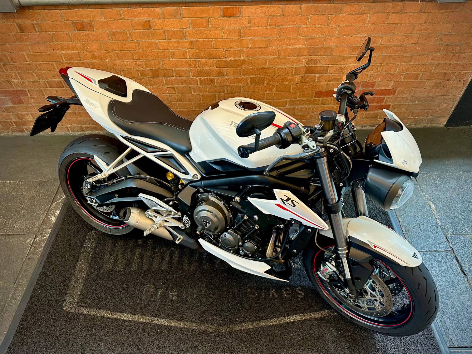 TRIUMPH STREET TRIPLE 765 RS