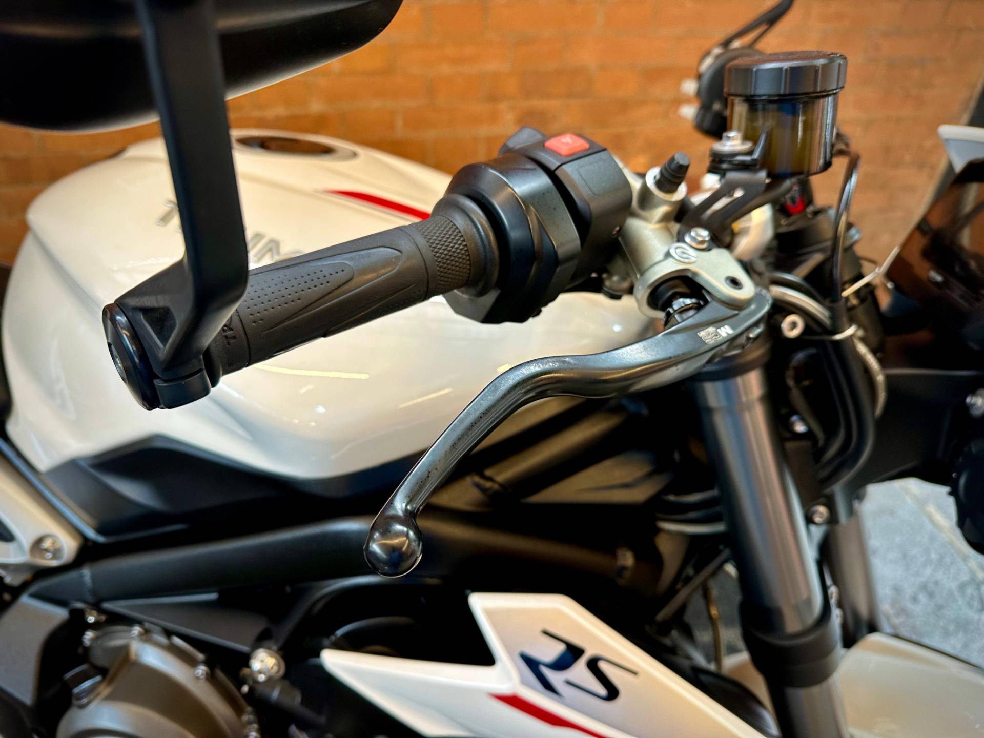 TRIUMPH STREET TRIPLE 765 RS