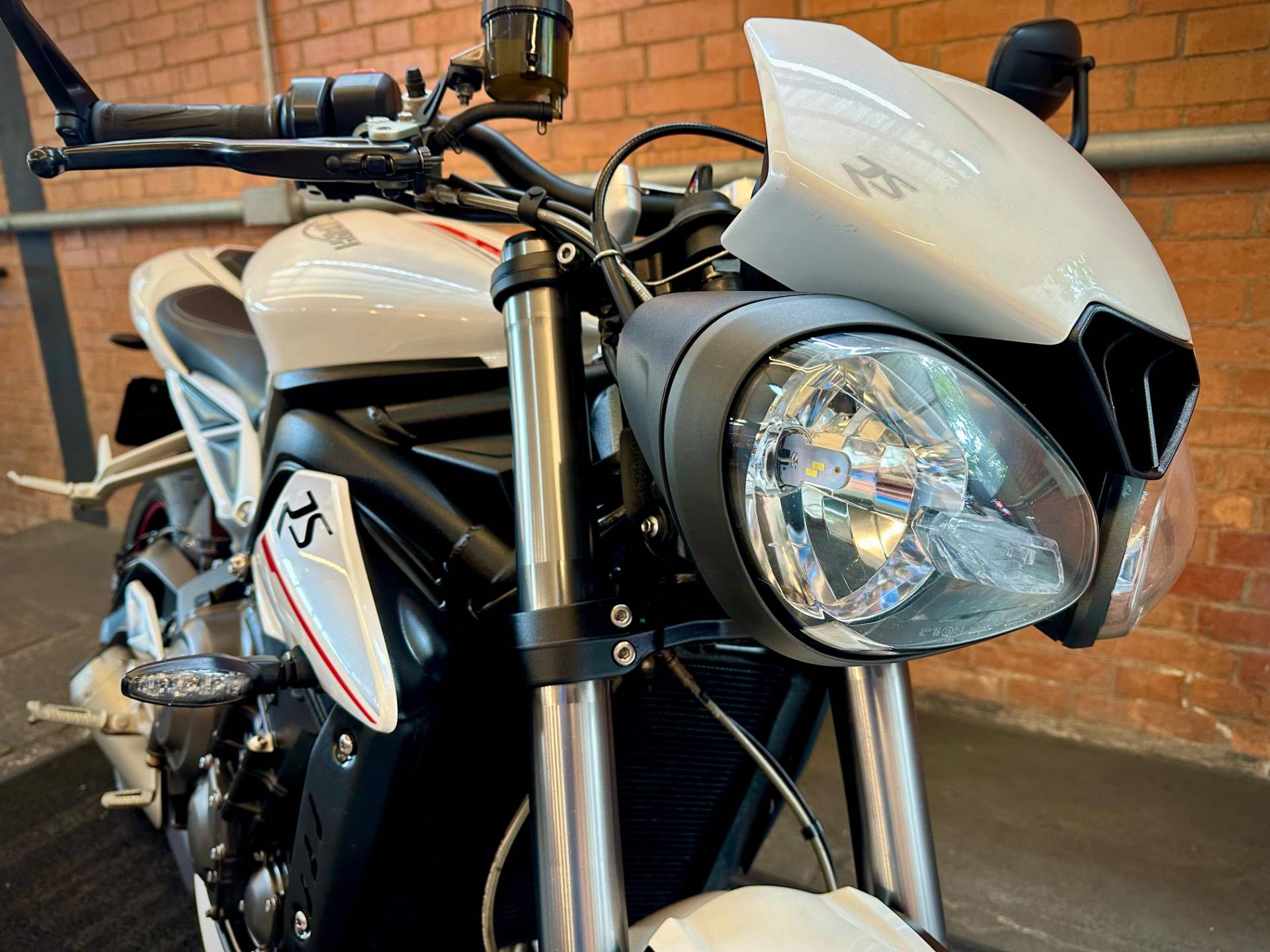 TRIUMPH STREET TRIPLE 765 RS