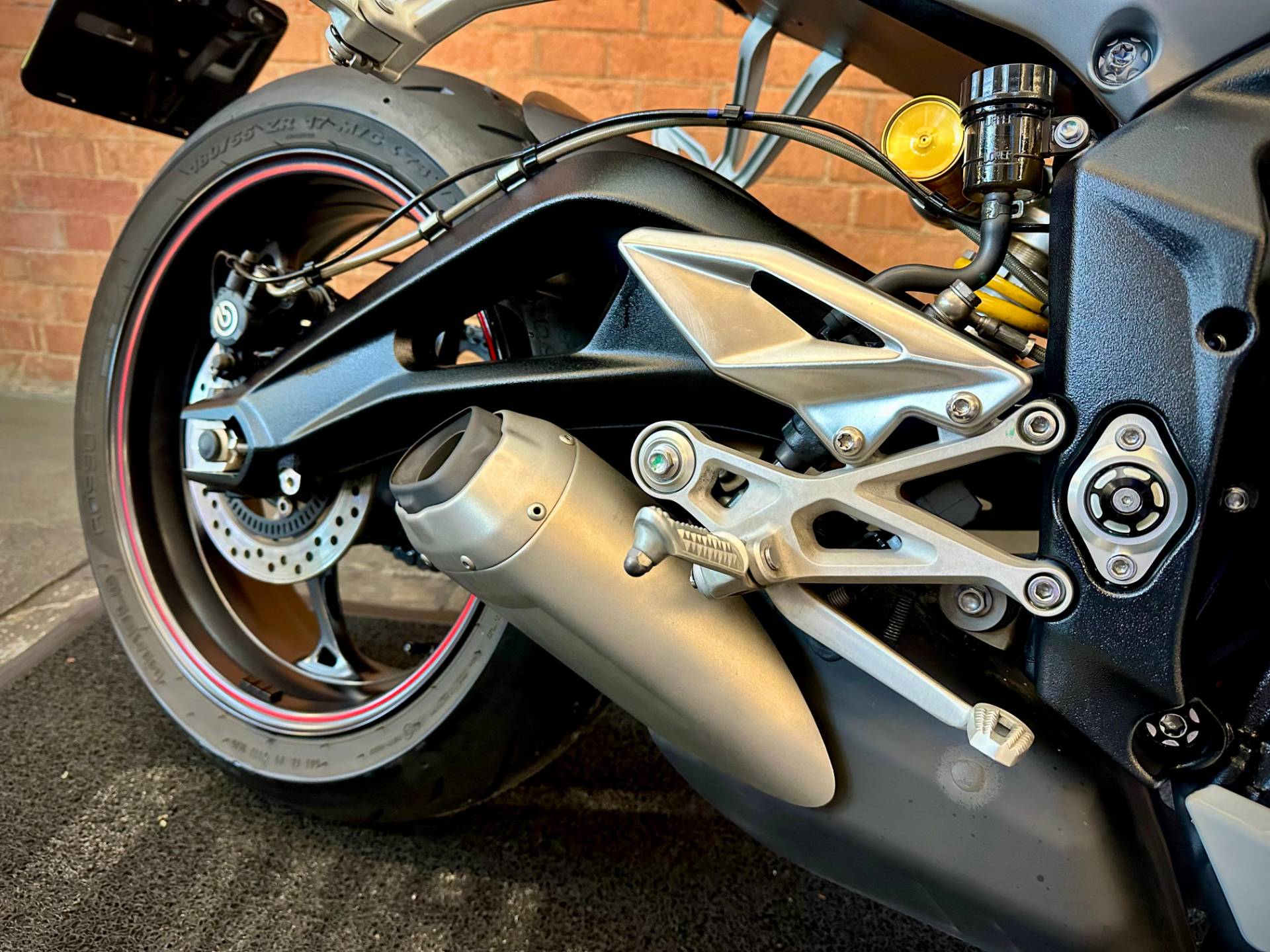 TRIUMPH STREET TRIPLE 765 RS