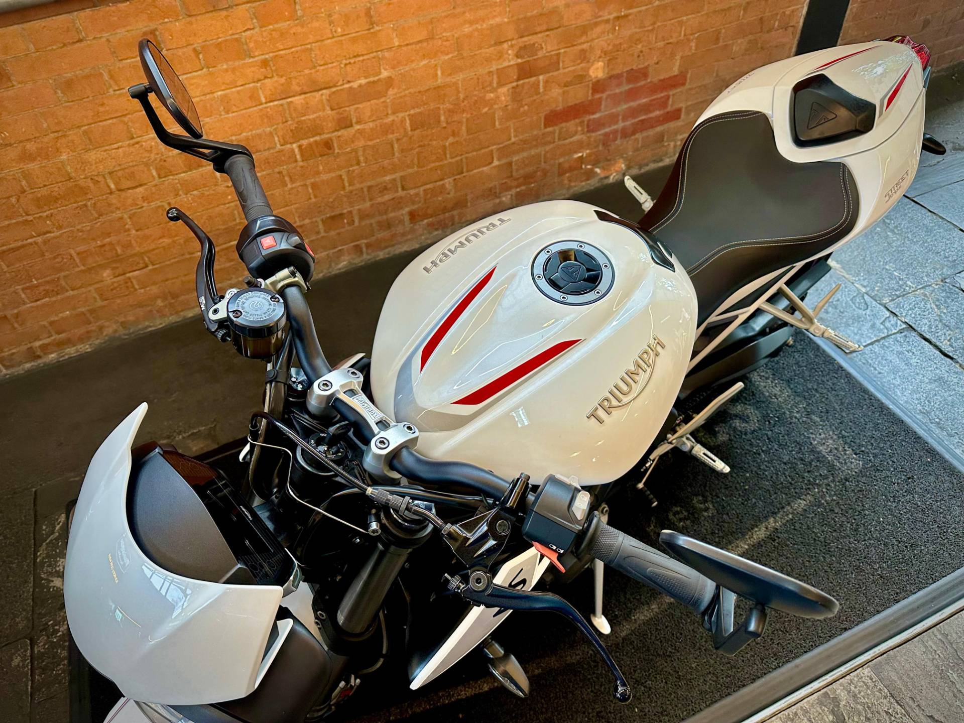 TRIUMPH STREET TRIPLE 765 RS