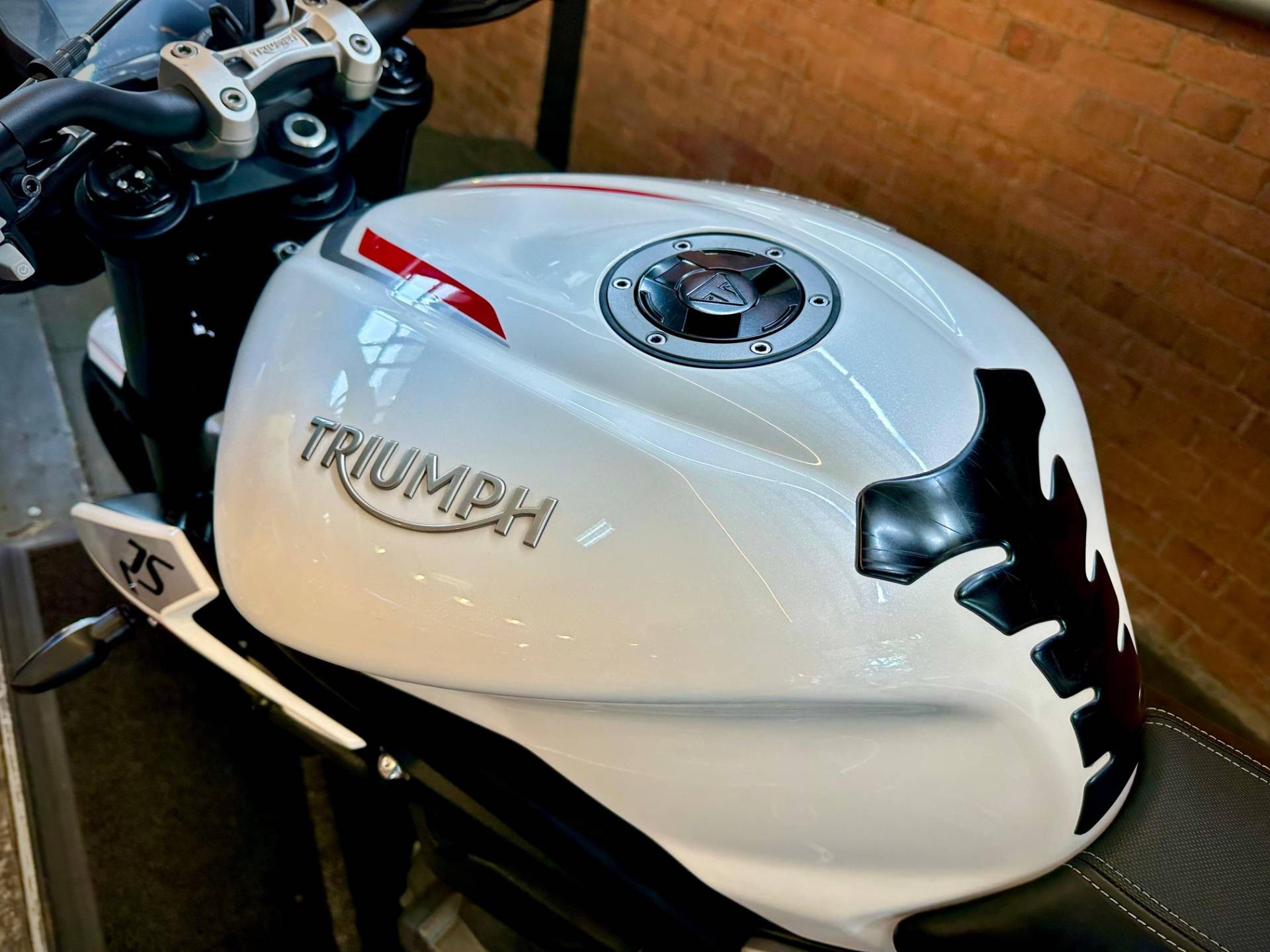 TRIUMPH STREET TRIPLE 765 RS