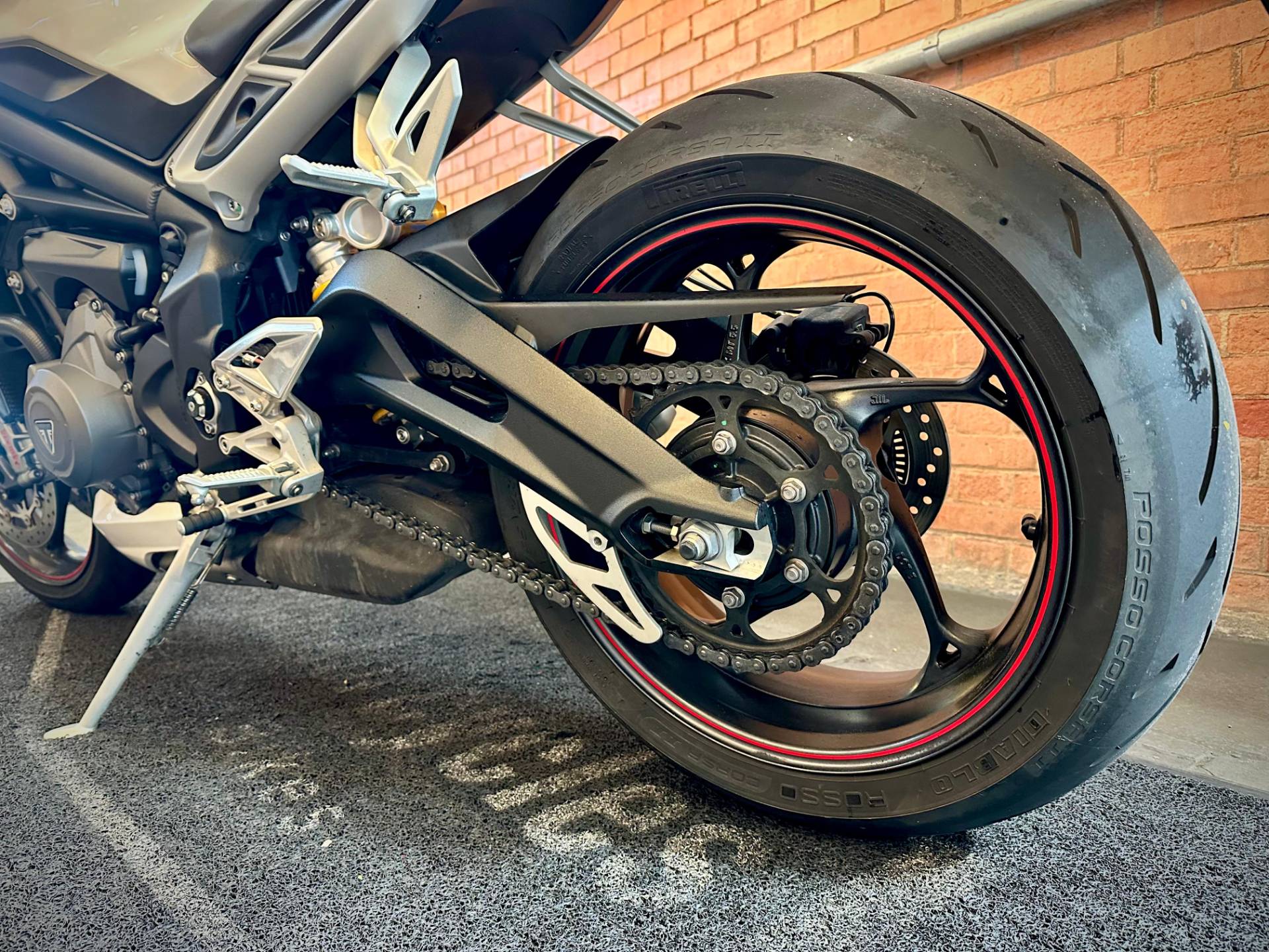 TRIUMPH STREET TRIPLE 765 RS