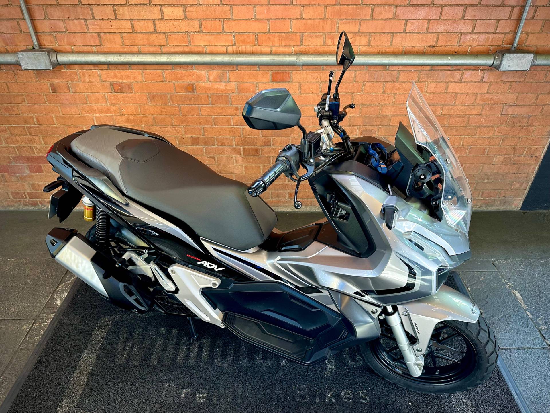 HONDA ADV 150