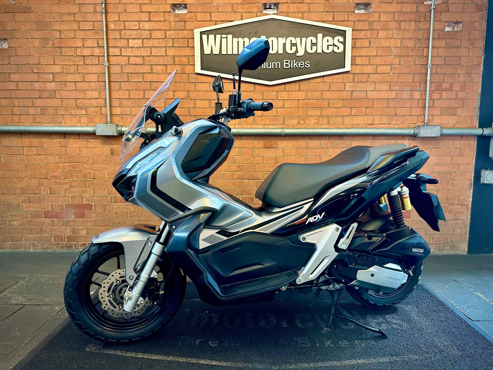 HONDA ADV 150
