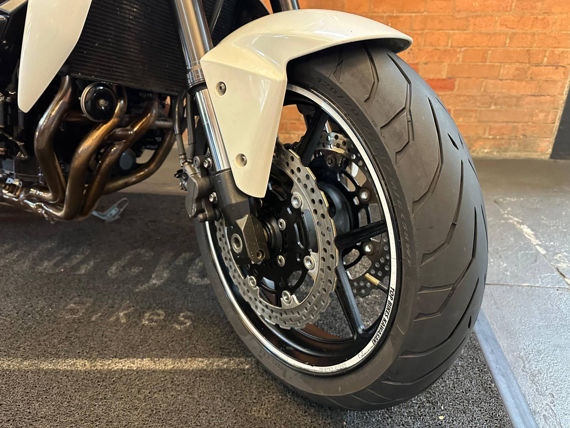 KAWASAKI Z750