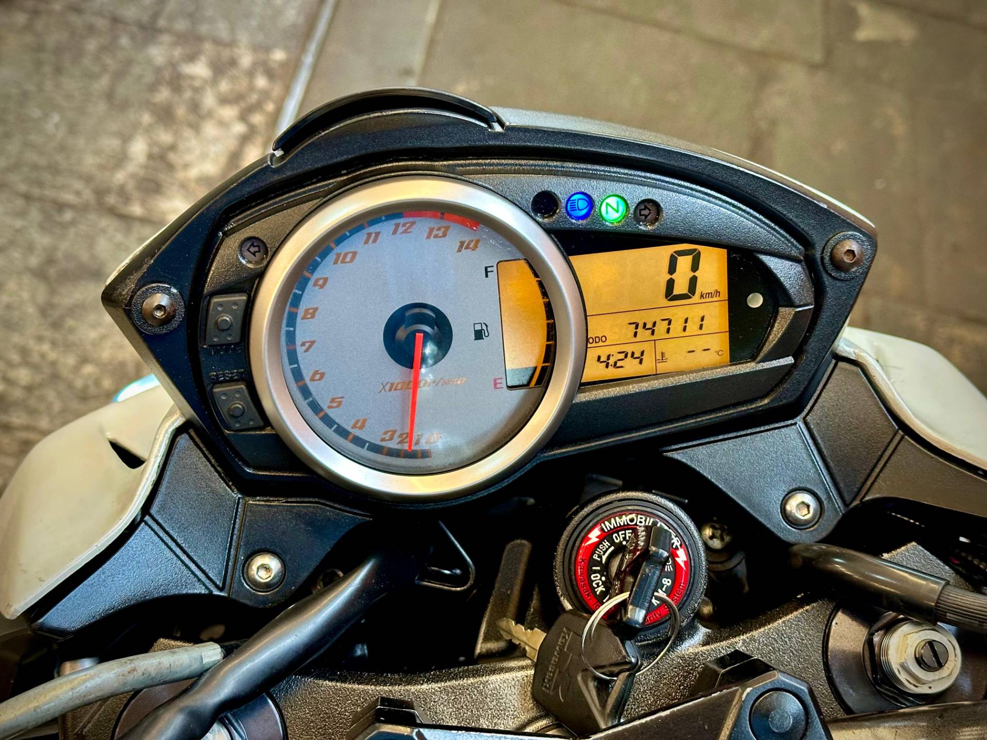 KAWASAKI Z750