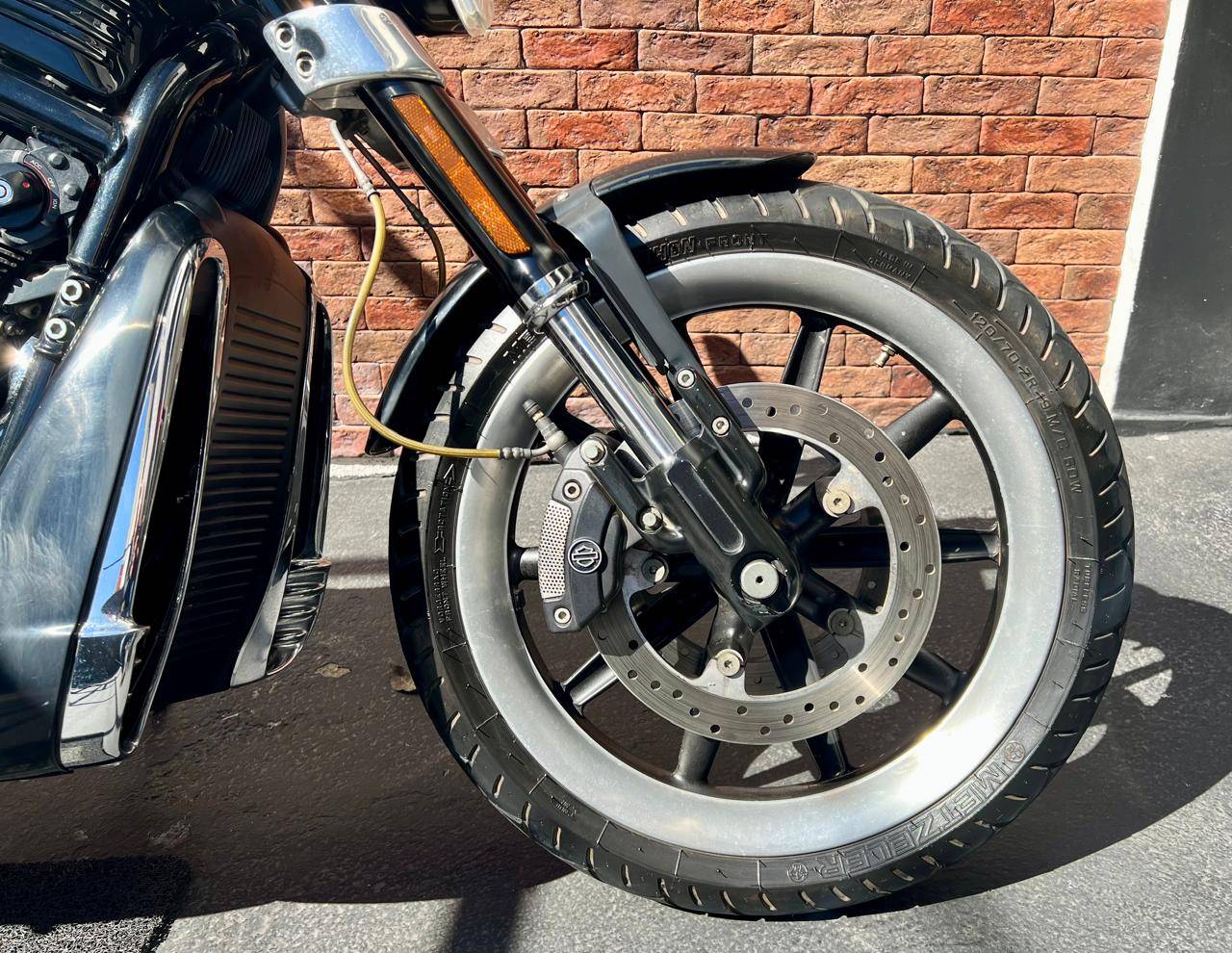 HARLEY-DAVIDSON STREET ROD