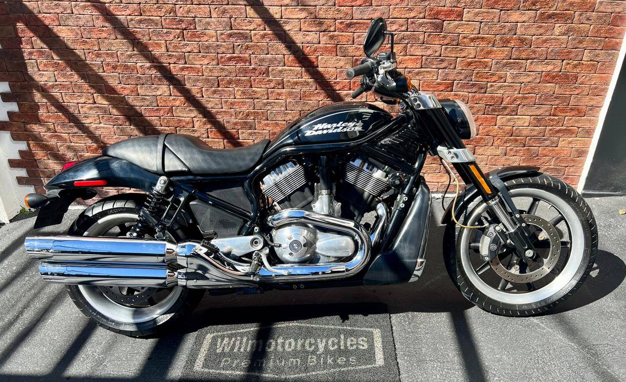 HARLEY-DAVIDSON STREET ROD