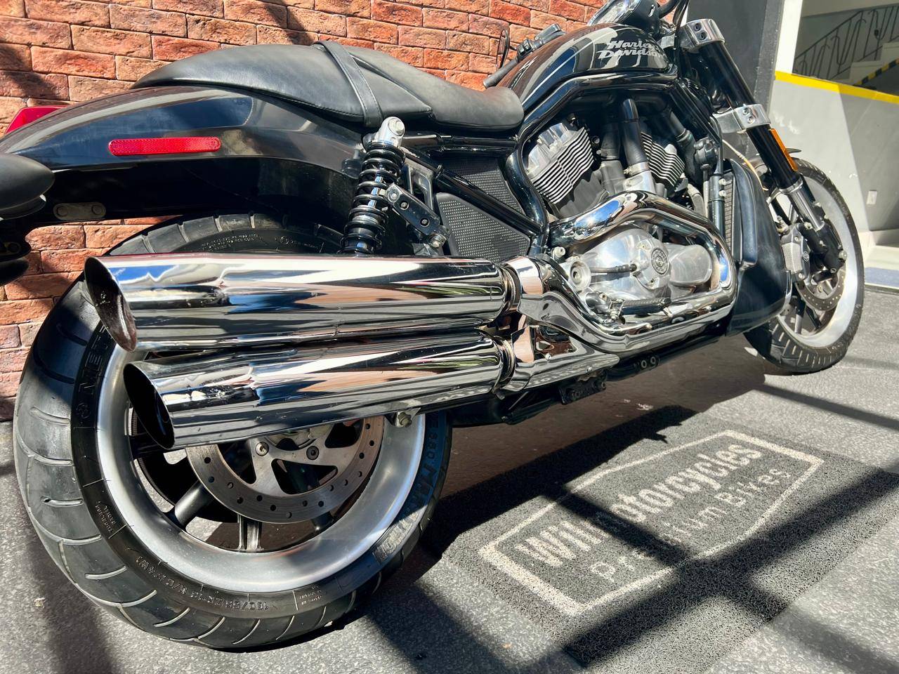 HARLEY-DAVIDSON STREET ROD