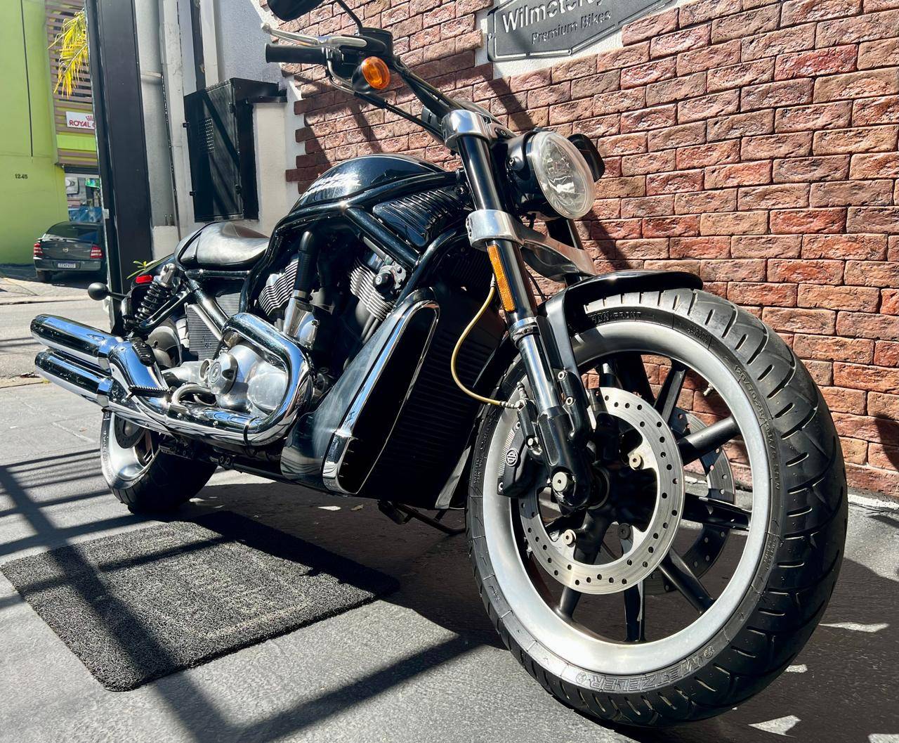 HARLEY-DAVIDSON STREET ROD