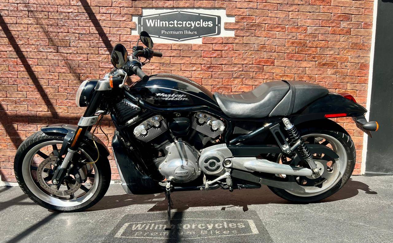 HARLEY-DAVIDSON STREET ROD