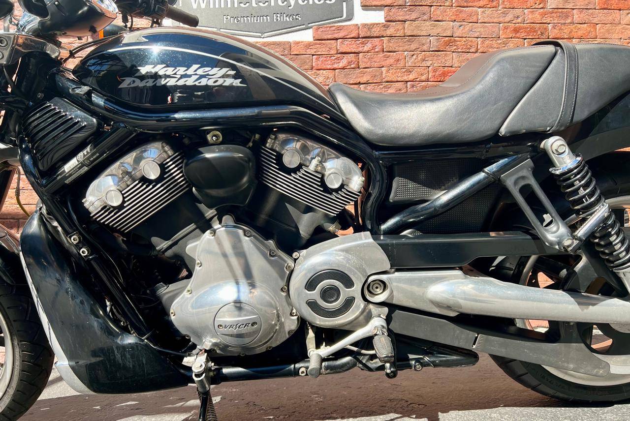 HARLEY-DAVIDSON STREET ROD