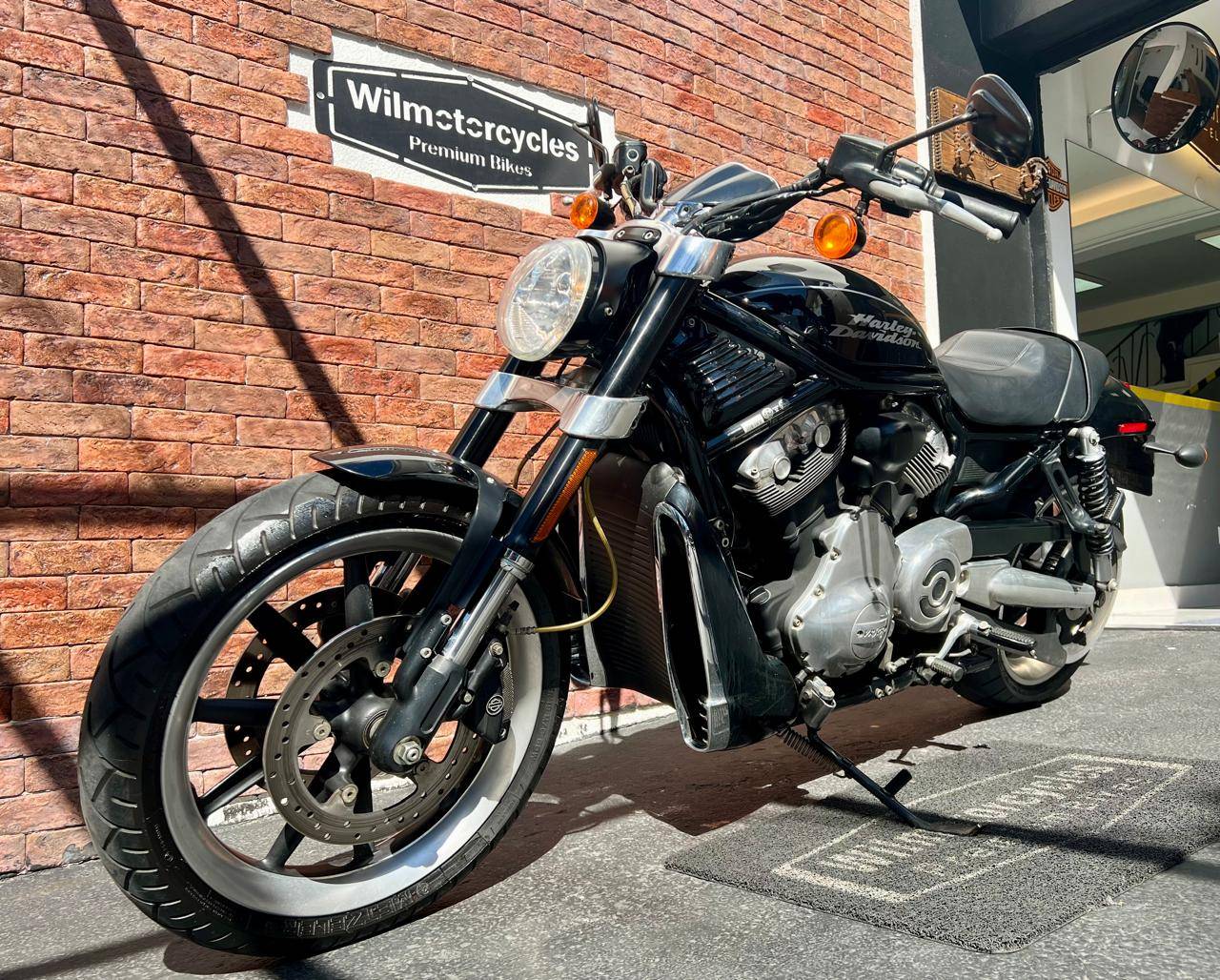 HARLEY-DAVIDSON STREET ROD