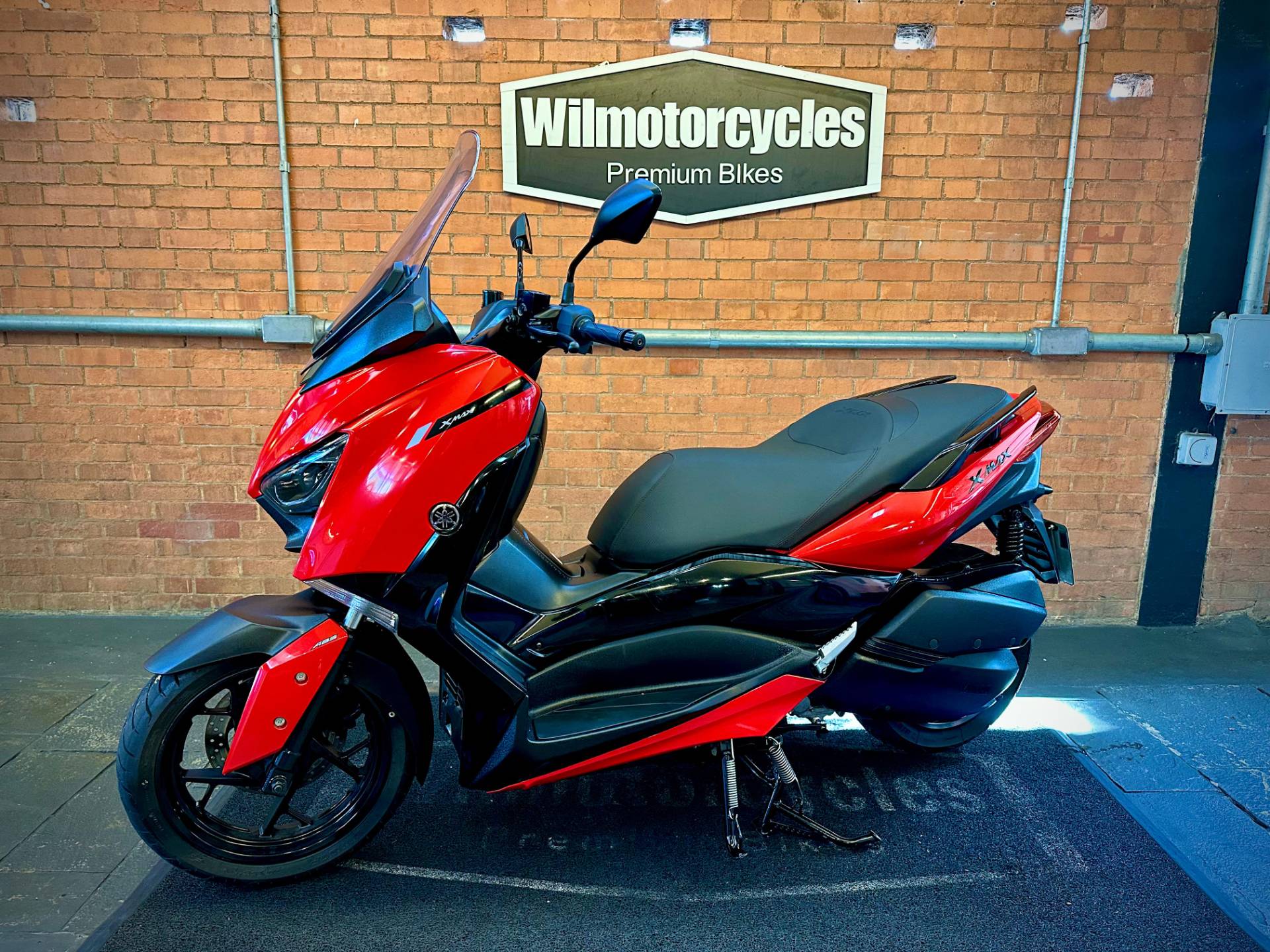 YAMAHA XMAX ABS