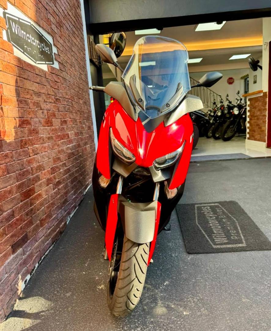 YAMAHA XMAX ABS