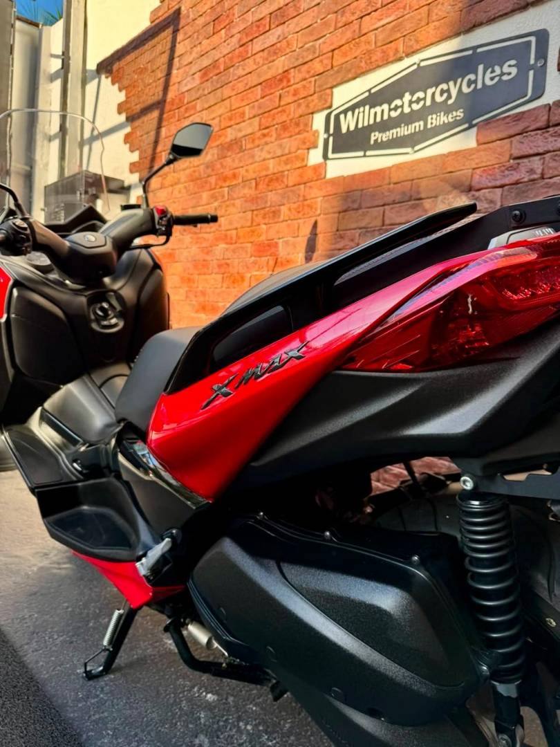 YAMAHA XMAX ABS
