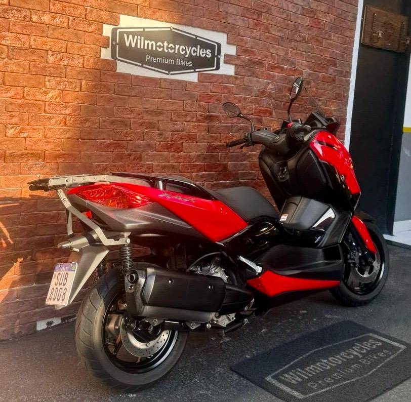 YAMAHA XMAX ABS