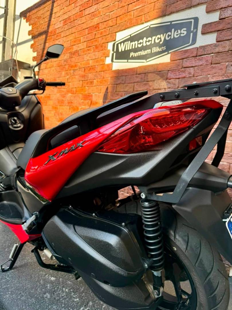 YAMAHA XMAX ABS