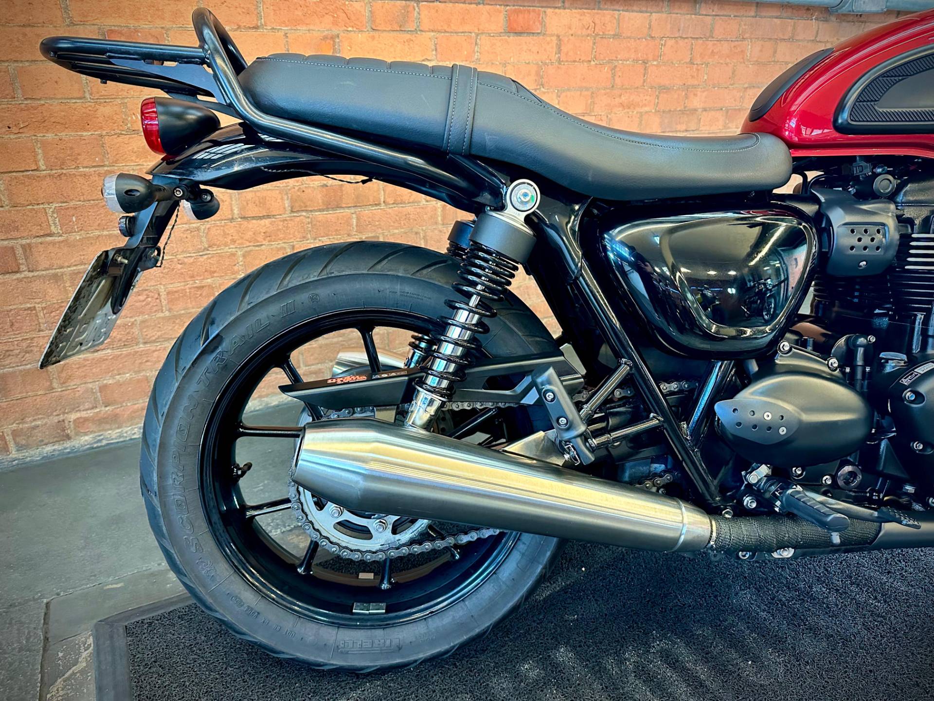 TRIUMPH STREET TWIN