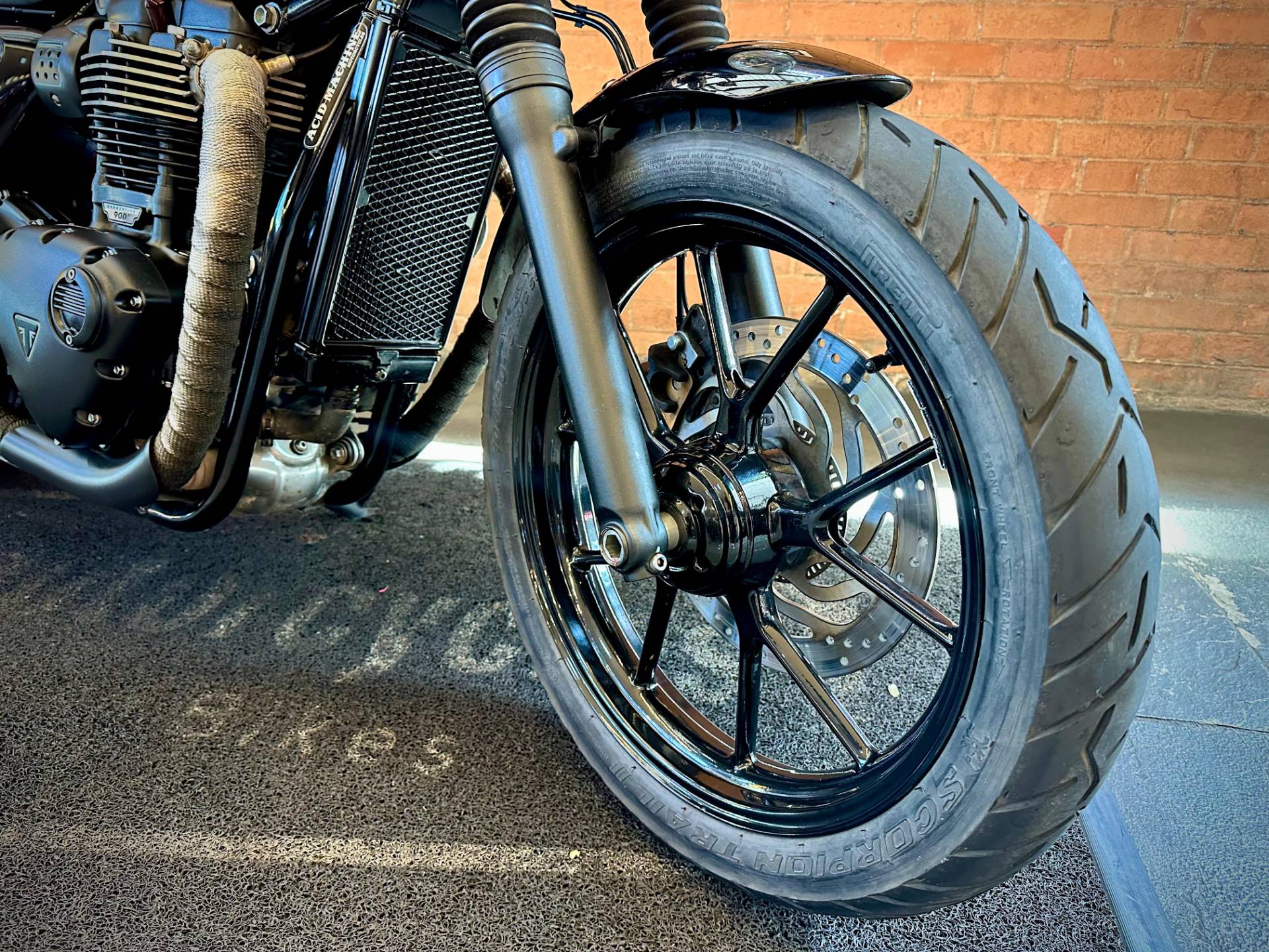 TRIUMPH STREET TWIN