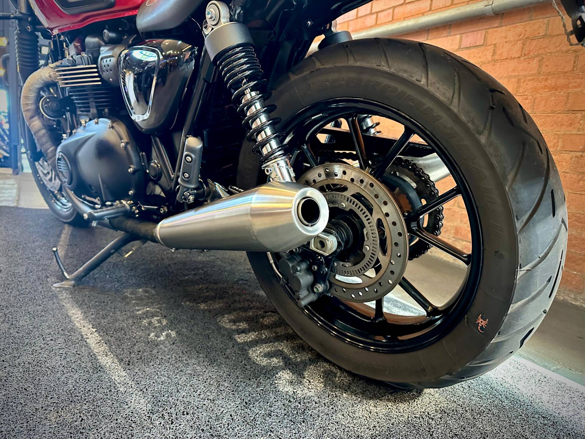 TRIUMPH STREET TWIN