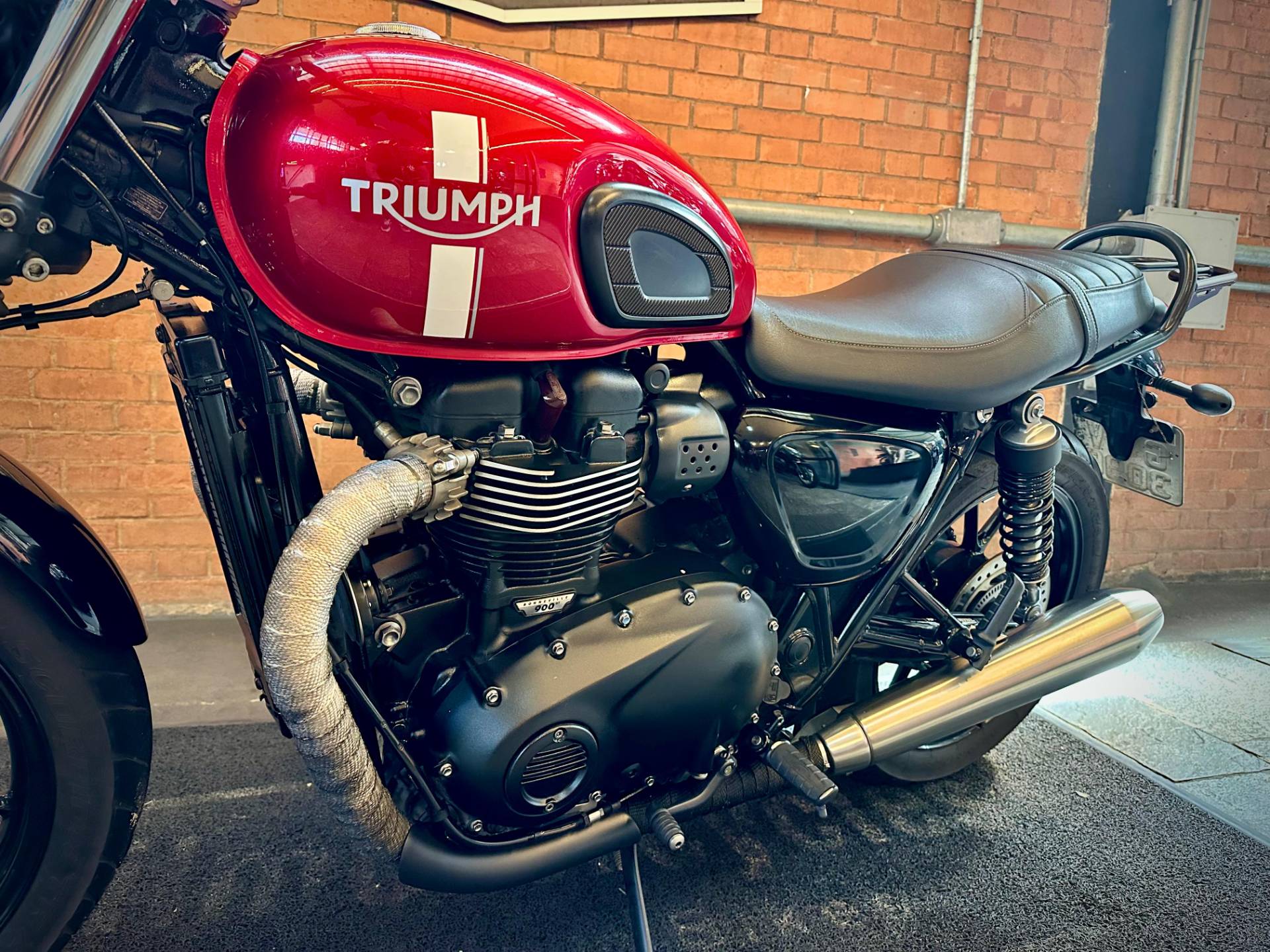 TRIUMPH STREET TWIN