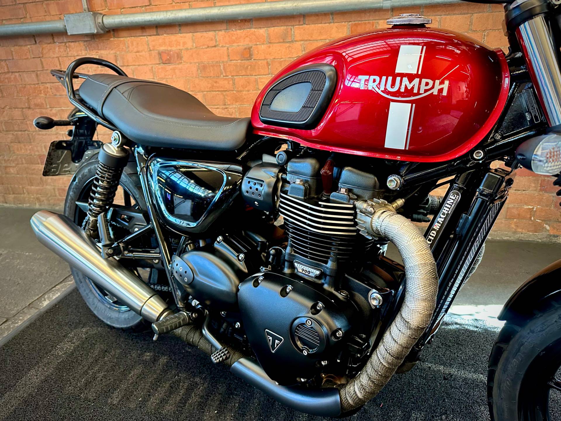 TRIUMPH STREET TWIN