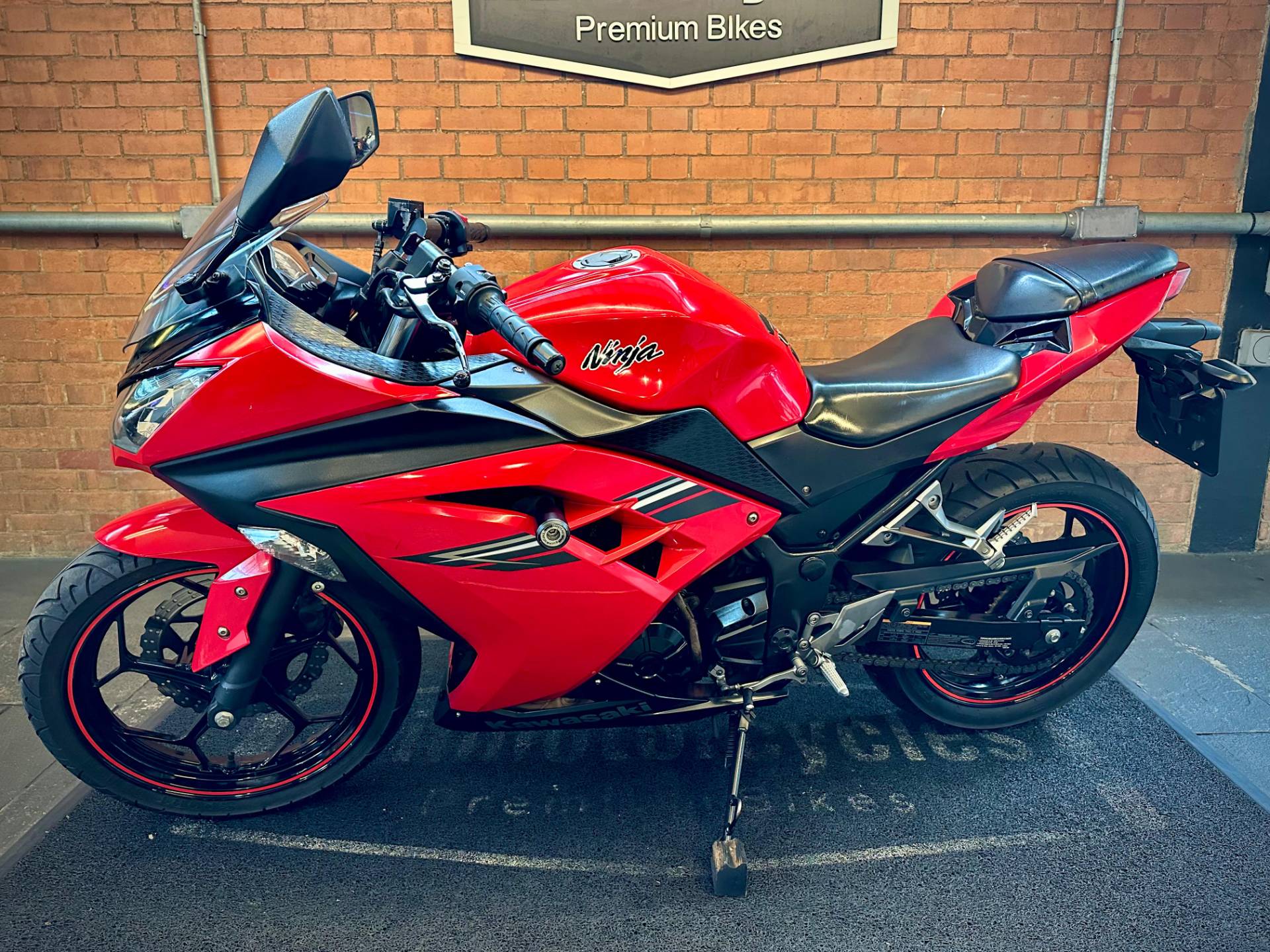 KAWASAKI NINJA 300