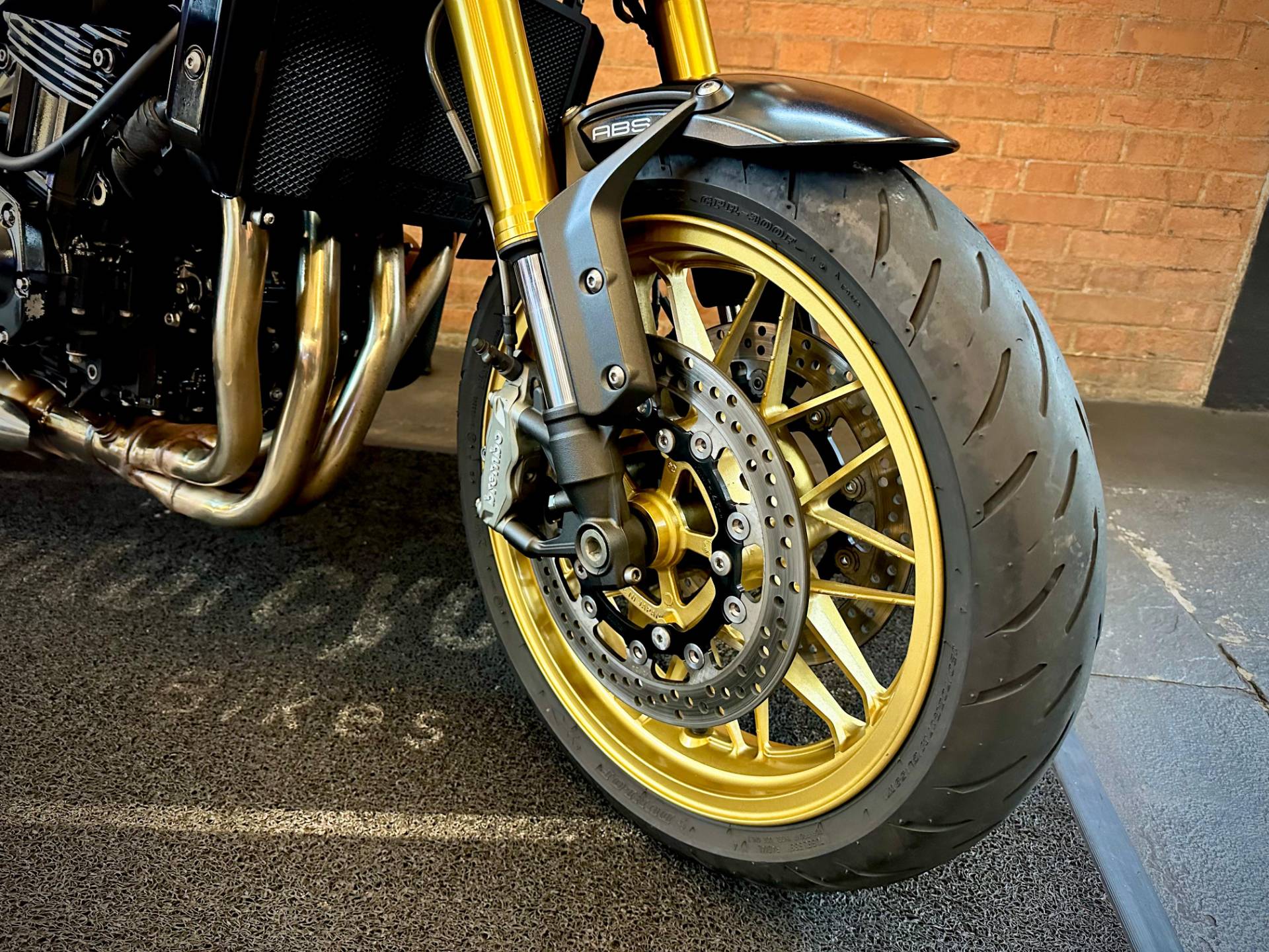KAWASAKI Z900RS CAFÉ