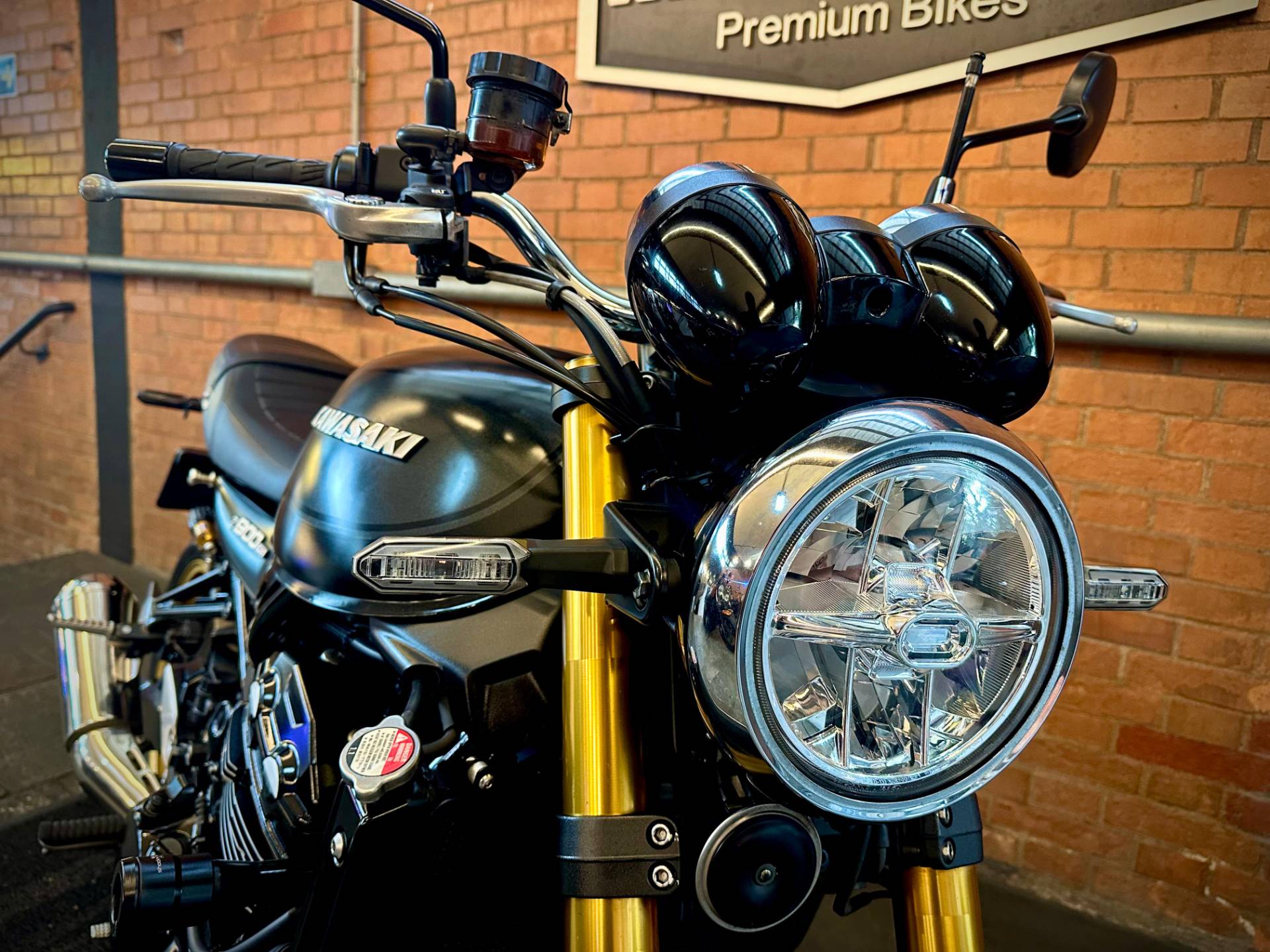 KAWASAKI Z900RS CAFÉ